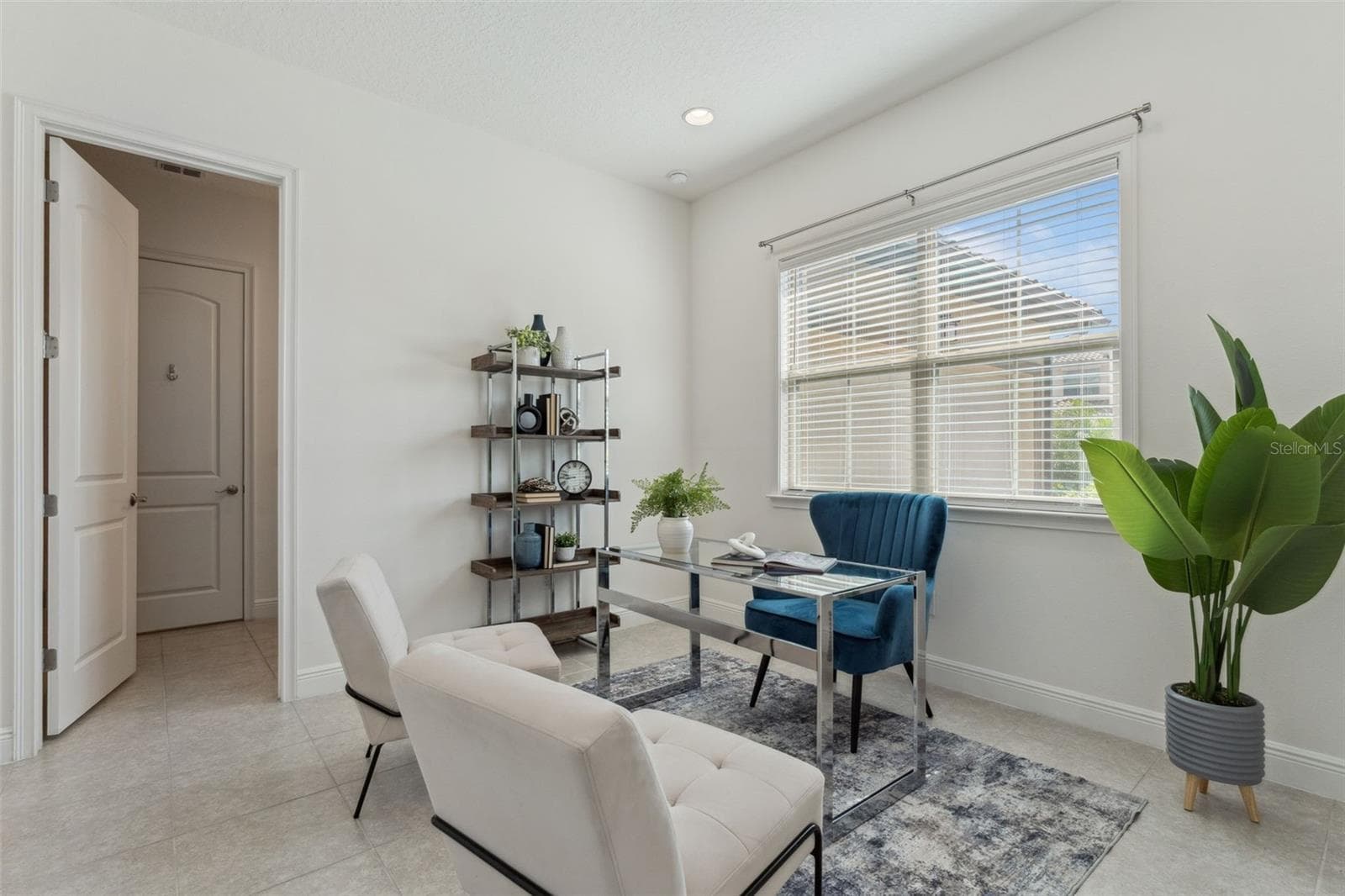 Single Family Residence at 13169 BROMBOROUGH DR, ORLANDO, photo 9 of 42