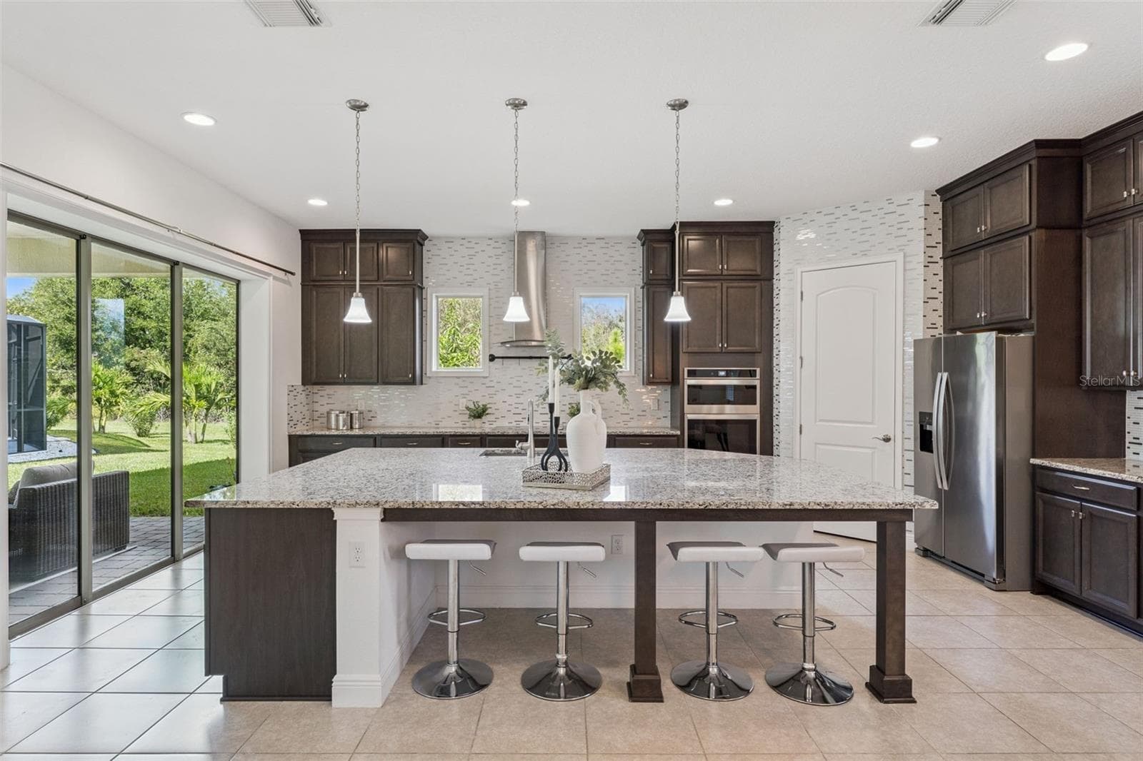 Single Family Residence at 13169 BROMBOROUGH DR, ORLANDO, photo 14 of 42
