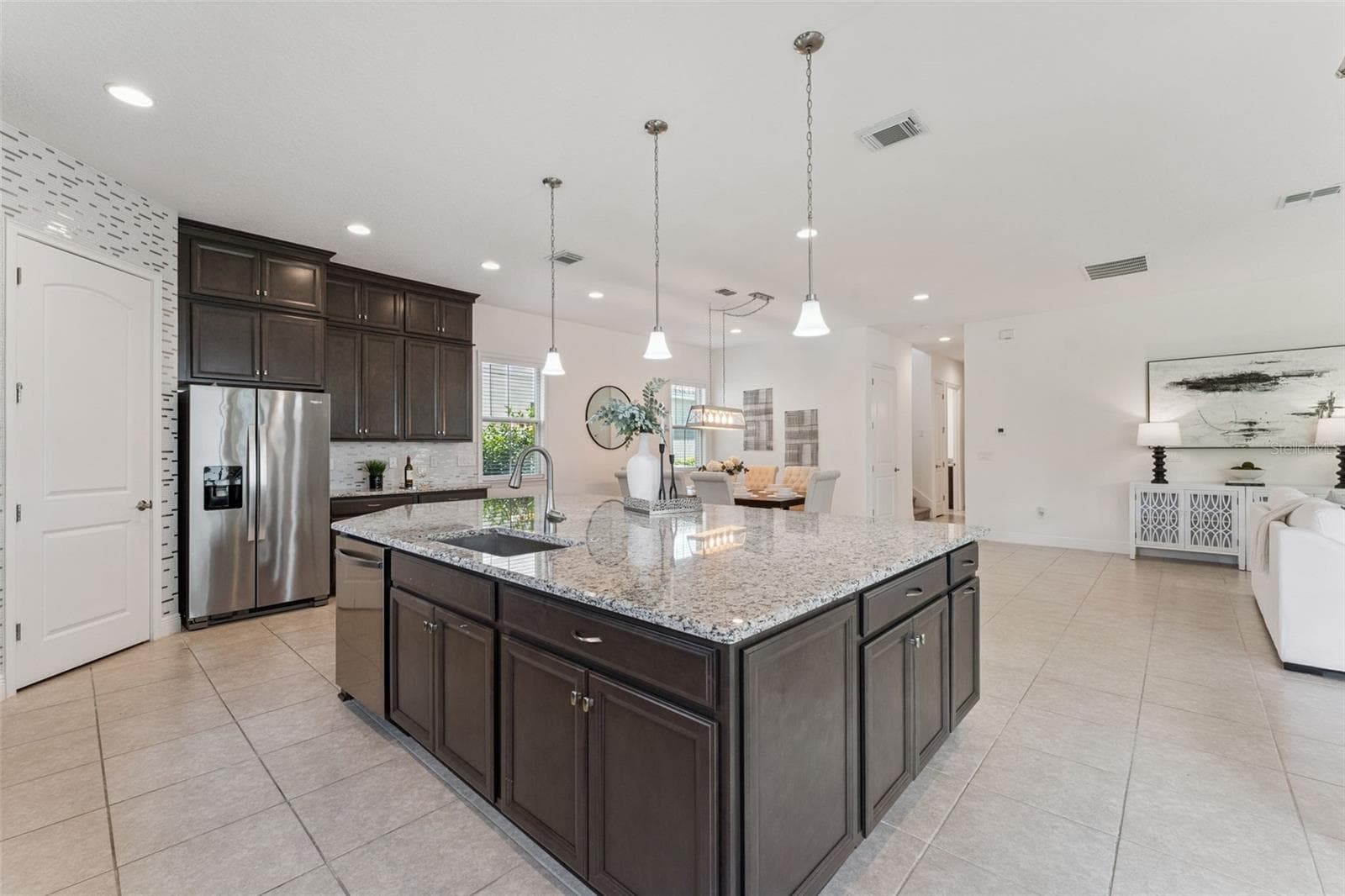 Single Family Residence at 13169 BROMBOROUGH DR, ORLANDO, photo 15 of 42