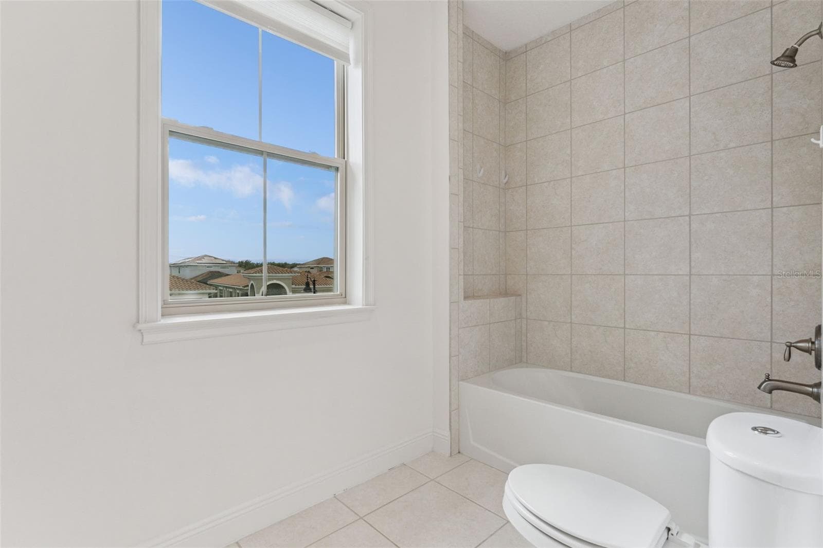 Single Family Residence at 13169 BROMBOROUGH DR, ORLANDO, photo 27 of 42