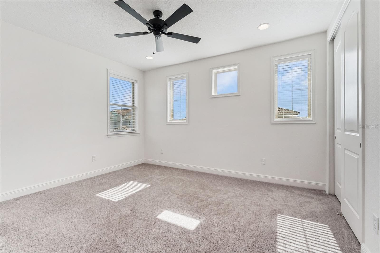 Single Family Residence at 13169 BROMBOROUGH DR, ORLANDO, photo 32 of 42