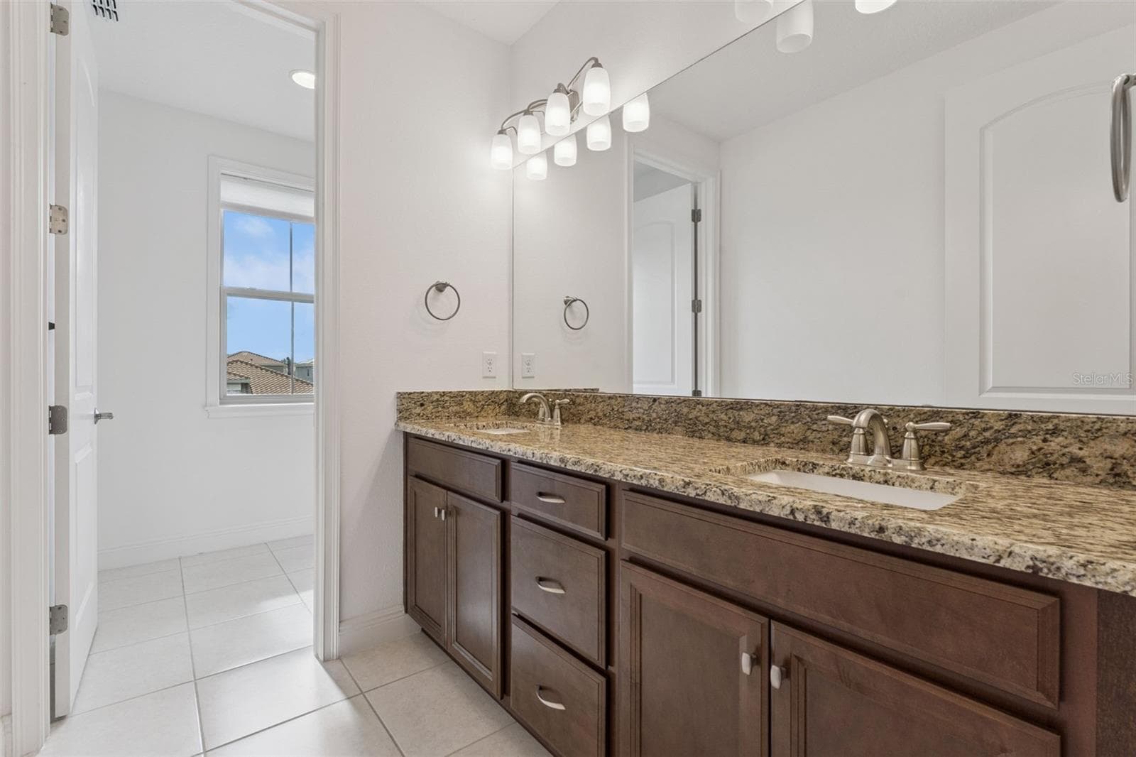 Single Family Residence at 13169 BROMBOROUGH DR, ORLANDO, photo 33 of 42