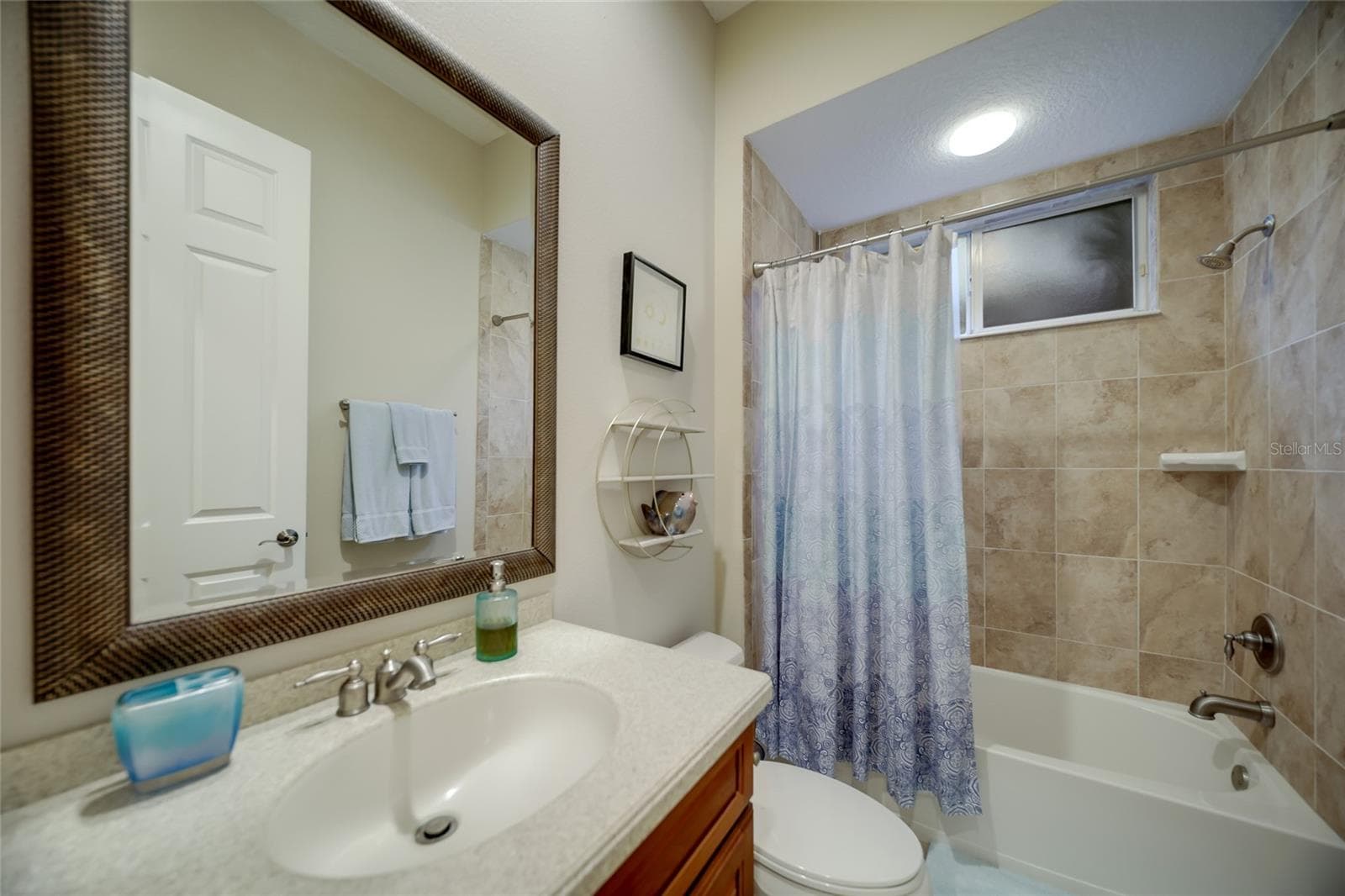 Single Family Residence at 14703 SUNDIAL PL, LAKEWOOD RANCH, photo 16 of 28