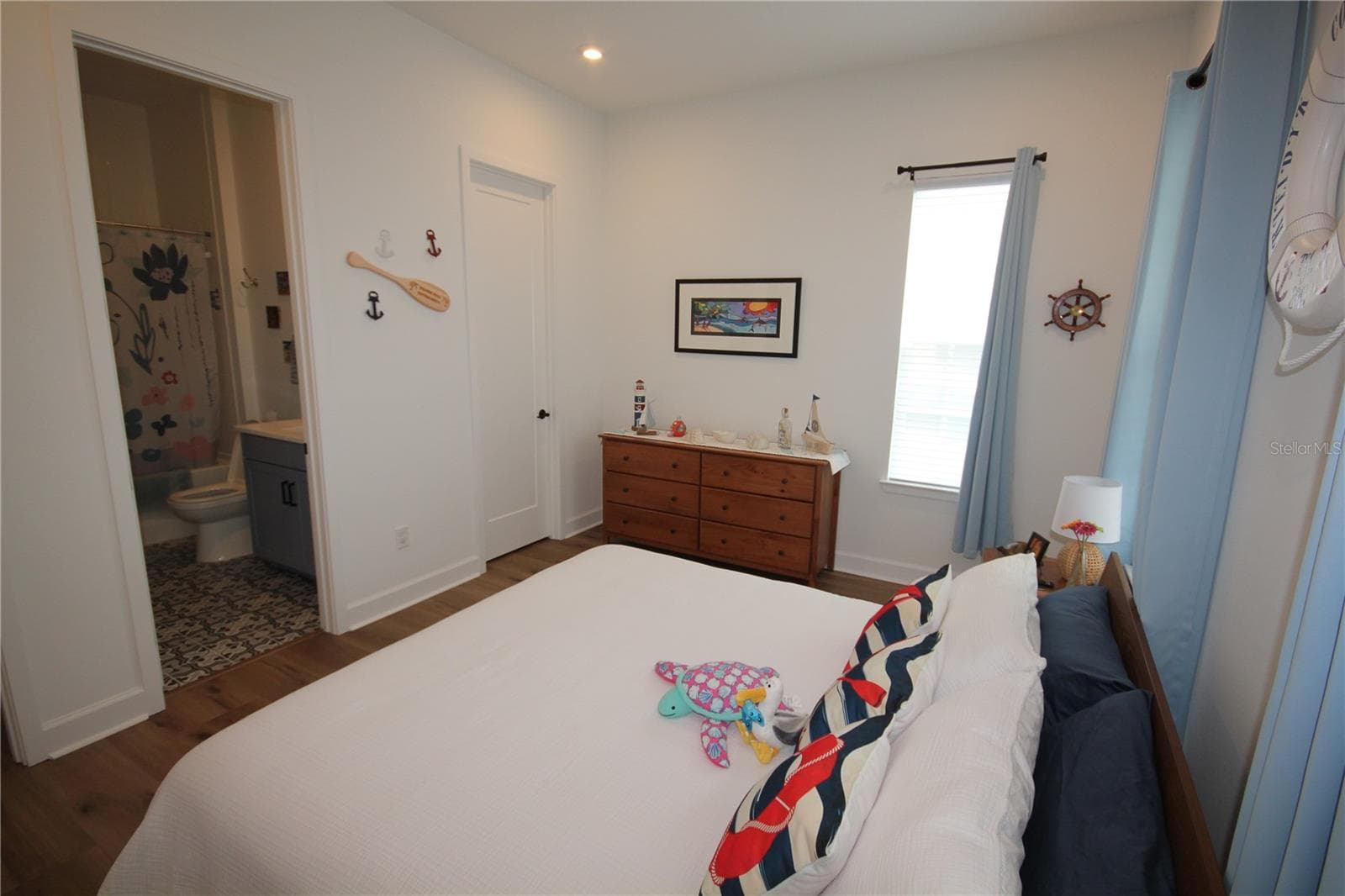 1ST FLOOR GUEST SUITE WITH EN-SUITE BATHROOM - 1859 BEACH RIDGE RD, CELEBRATION