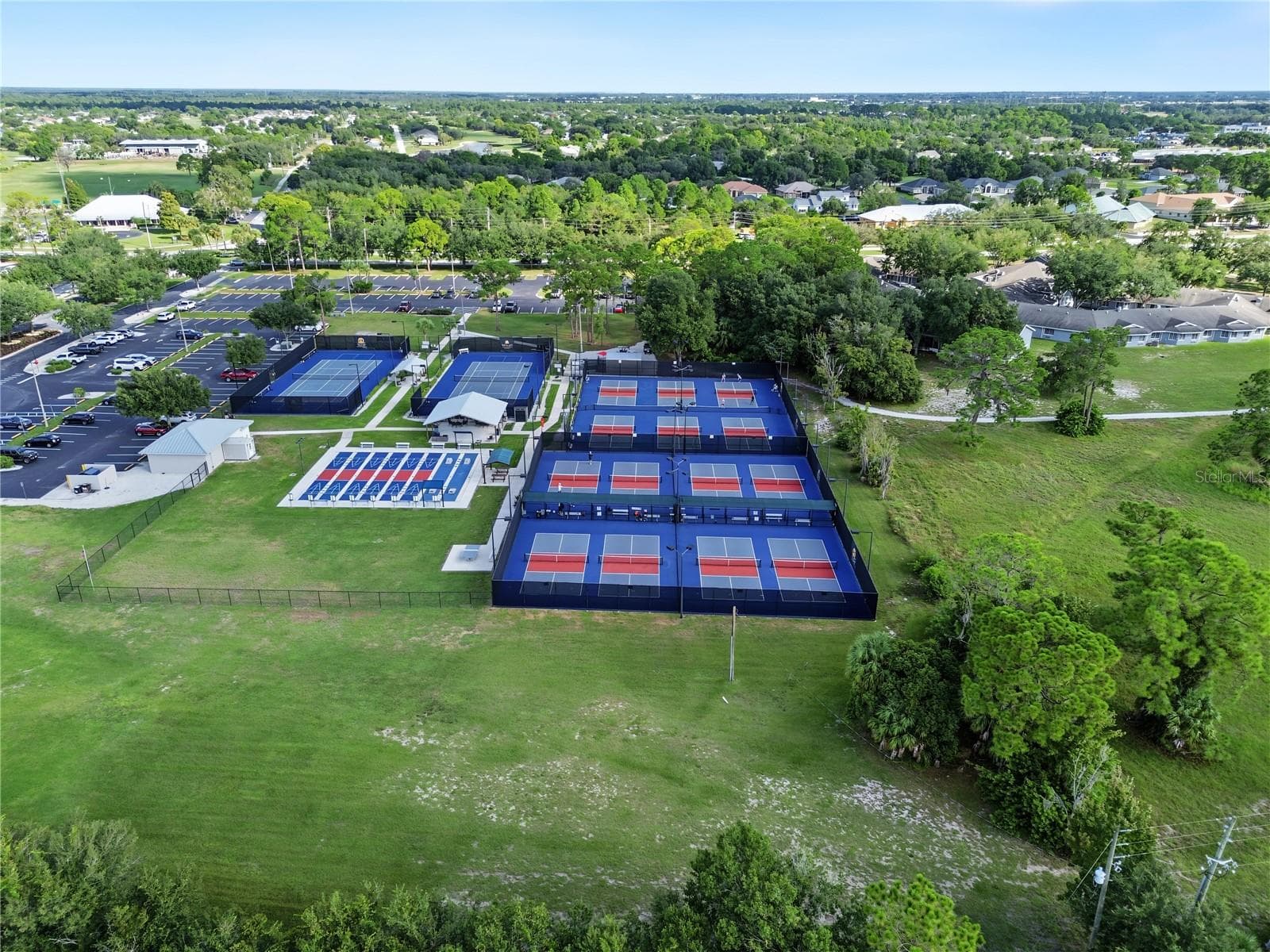 Rec activities--u have to pay - 3621 EDGEWATER DR #207, SEBRING