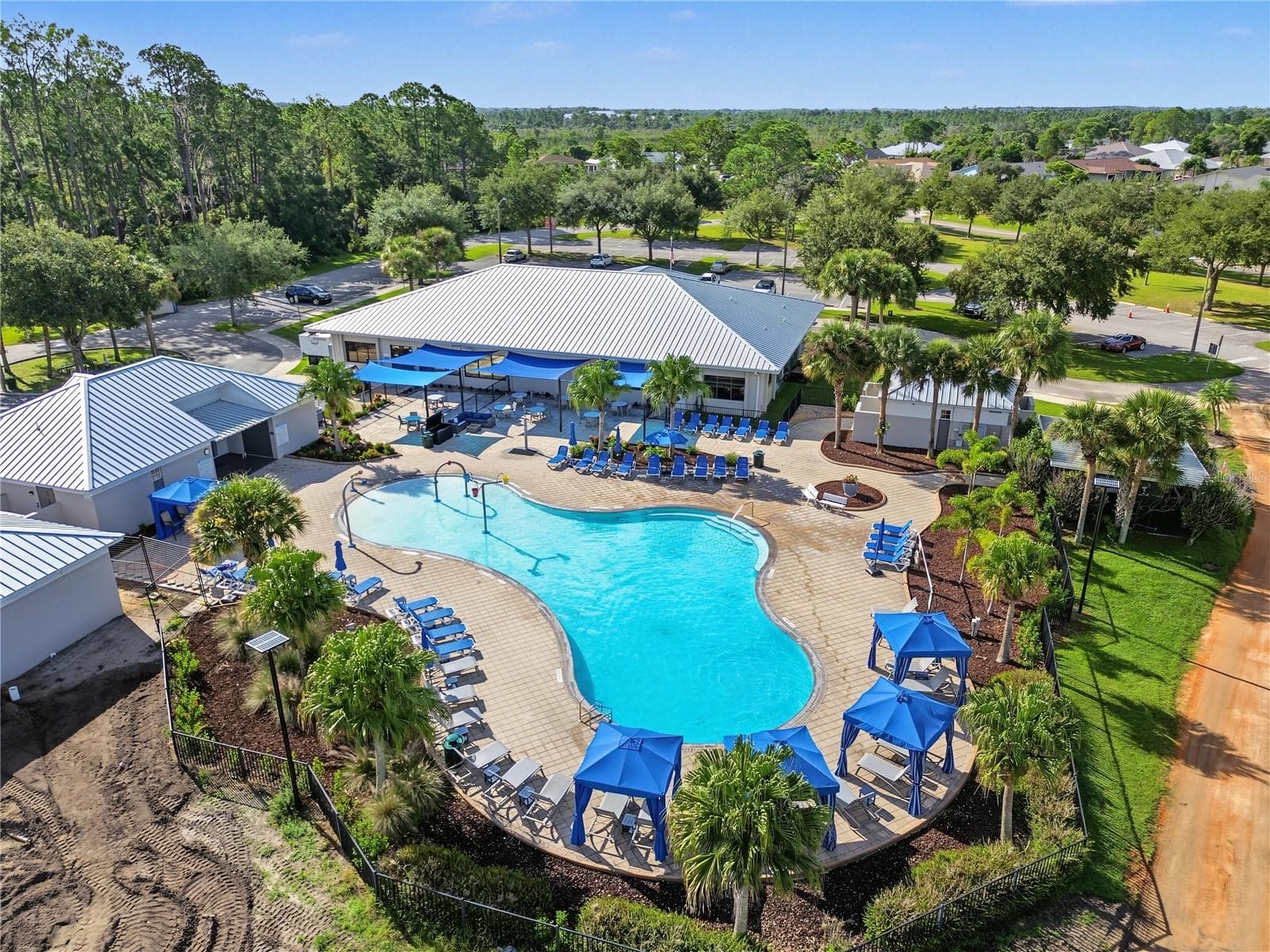 Fitness Center and Pool -u have to pay $ - 3621 EDGEWATER DR #207, SEBRING