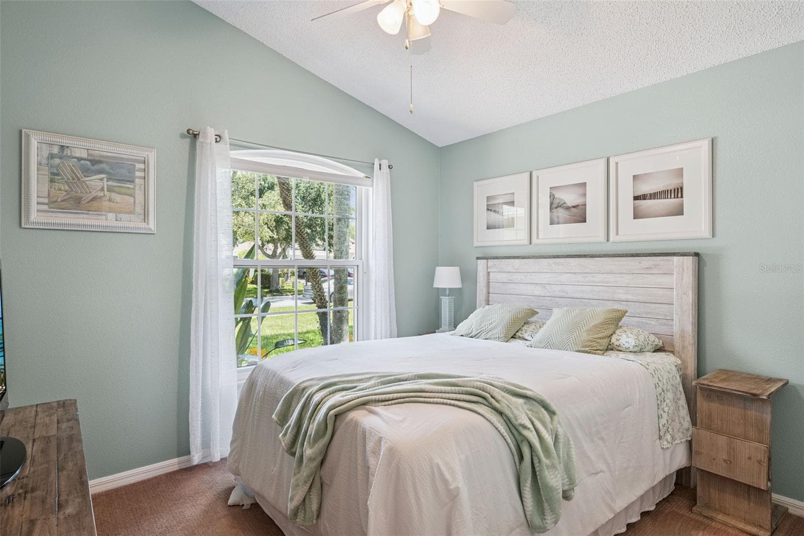Single Family Residence at 2219 HILLSHIRE DR, ORLANDO, photo 10 of 29