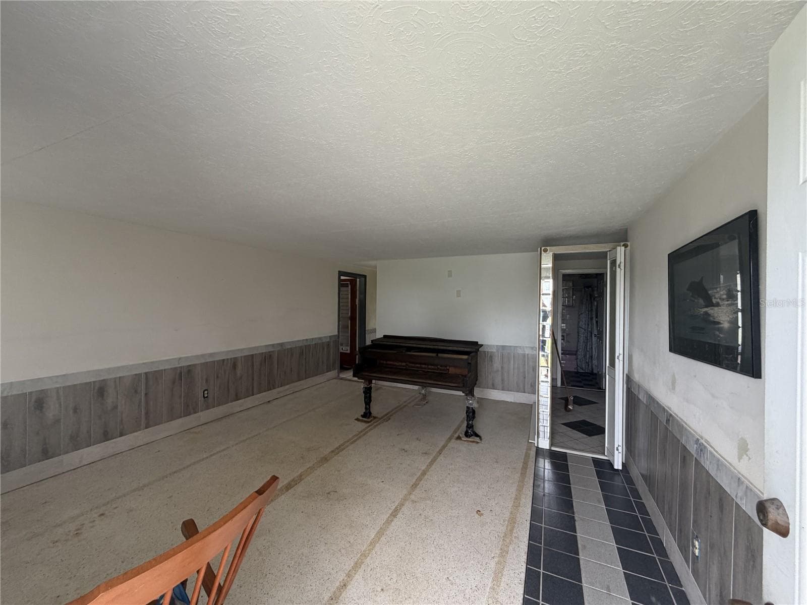 Living Room - 13233 SUSAN DR, HUDSON