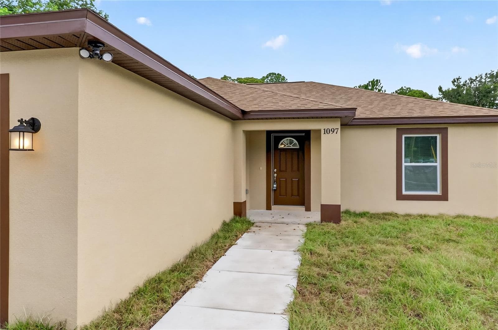 Single Family Residence at 1097 CAREFREE COVE DR, WINTER HAVEN, photo 7 of 50