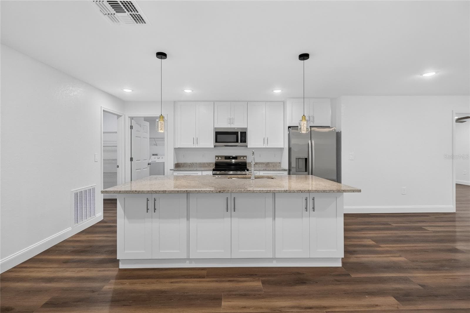 Single Family Residence at 1097 CAREFREE COVE DR, WINTER HAVEN, photo 10 of 50