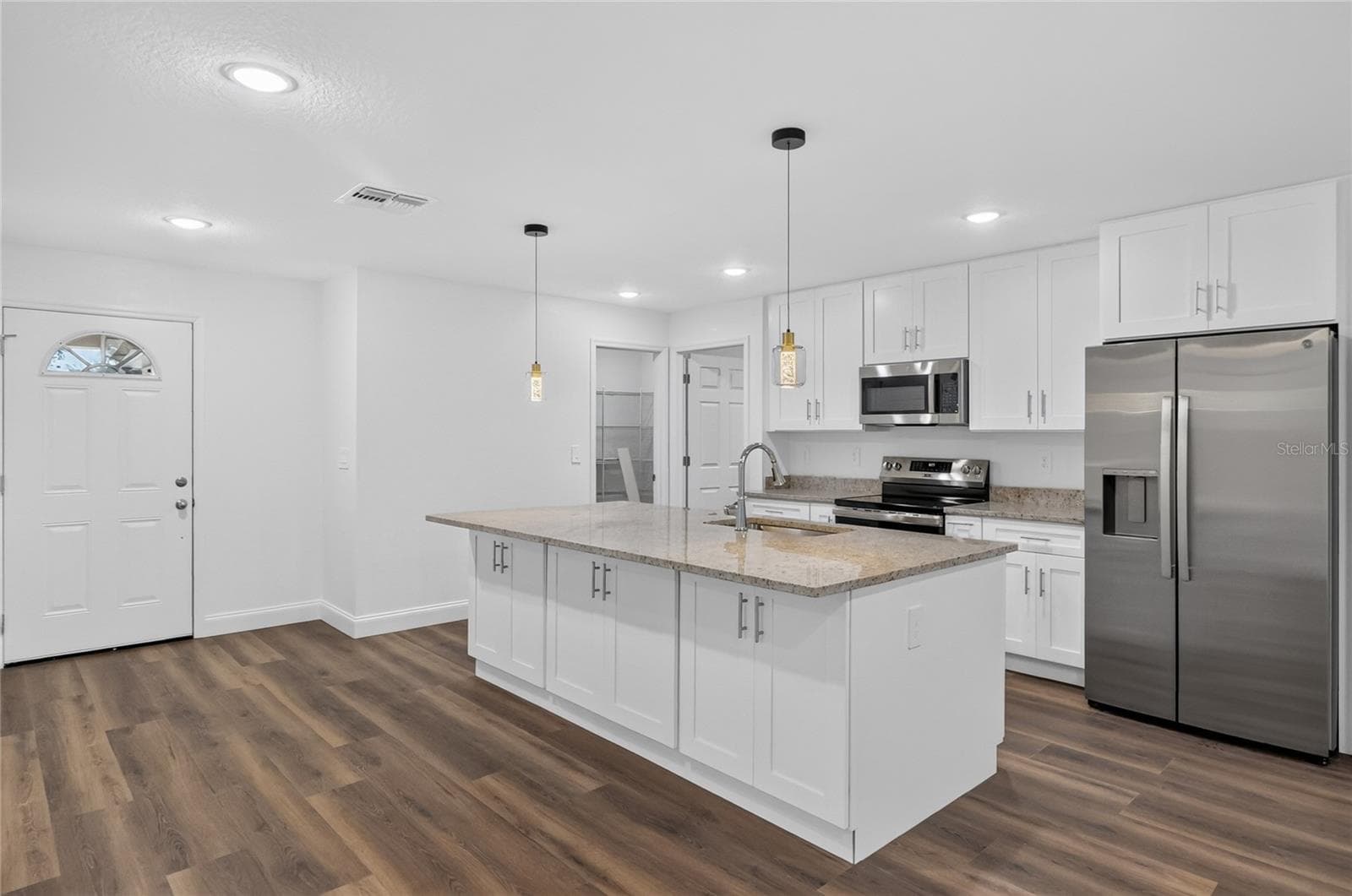 Single Family Residence at 1097 CAREFREE COVE DR, WINTER HAVEN, photo 11 of 50