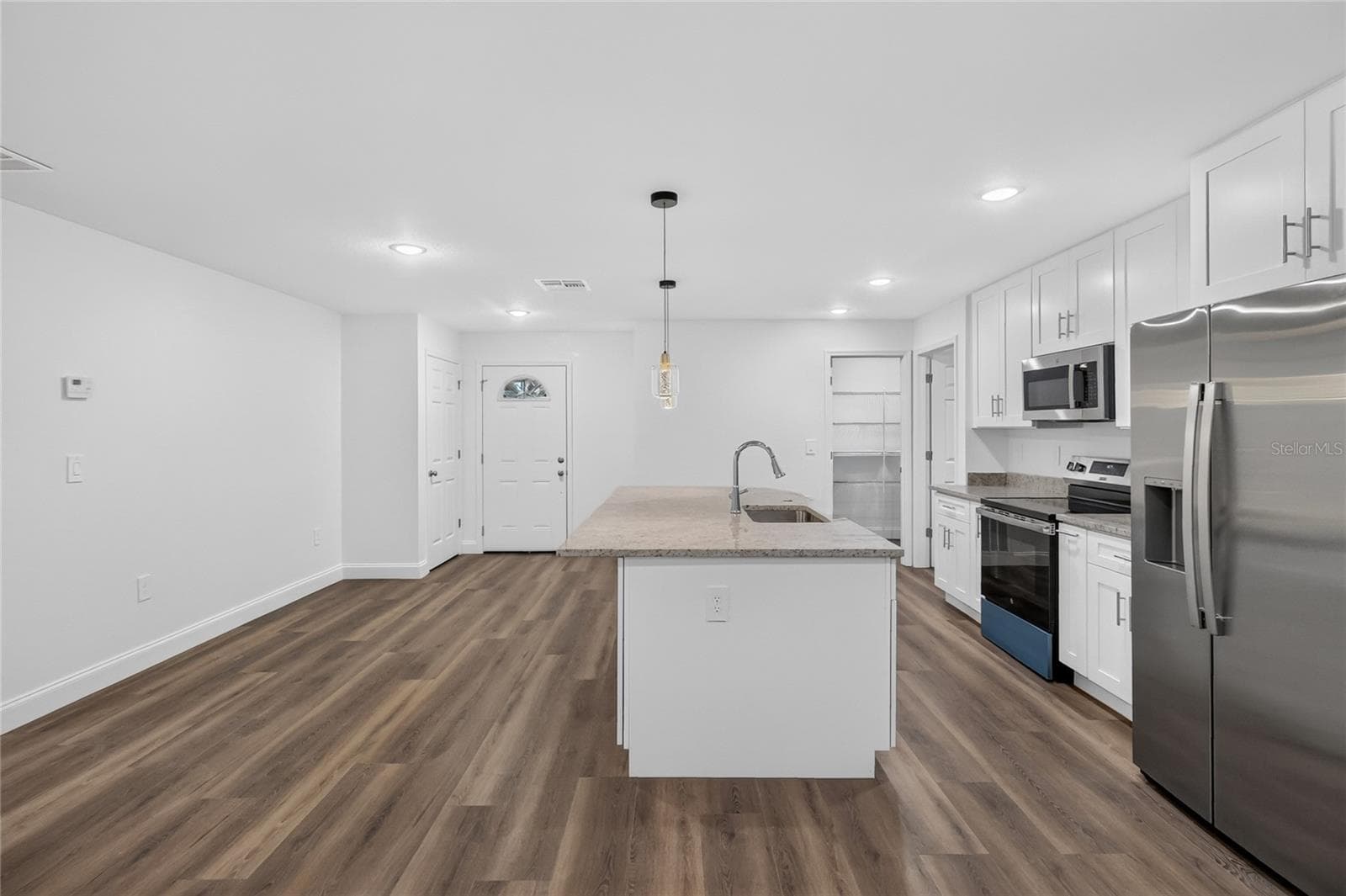 Single Family Residence at 1097 CAREFREE COVE DR, WINTER HAVEN, photo 12 of 50