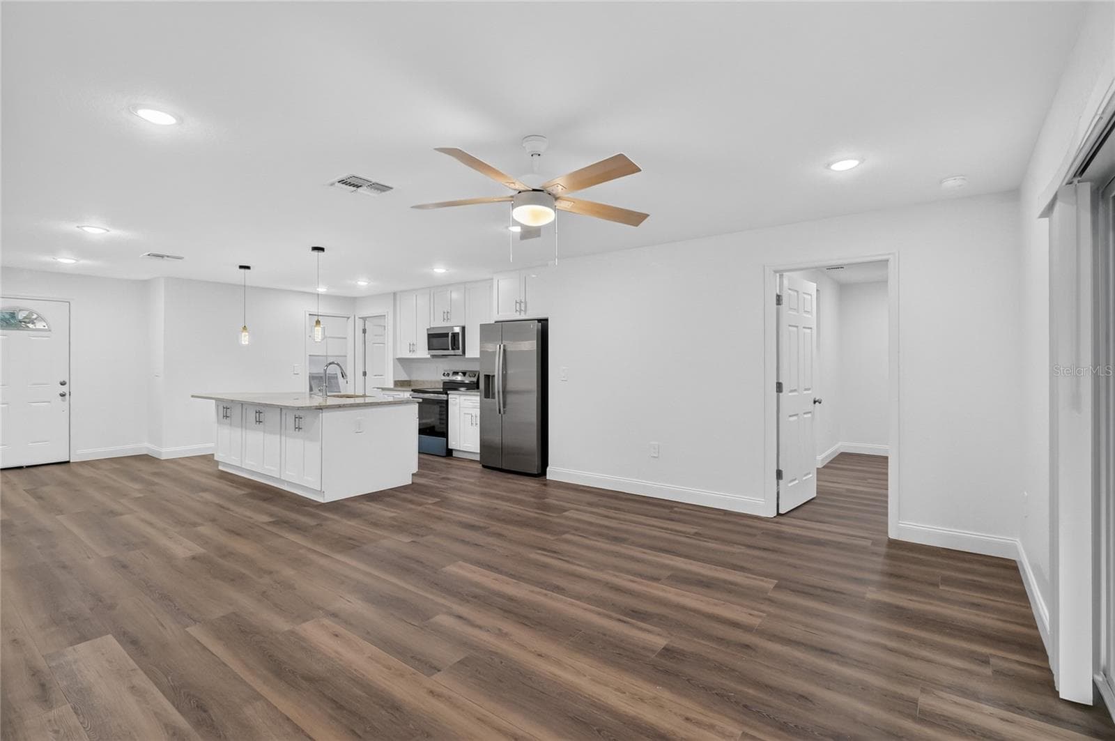 Single Family Residence at 1097 CAREFREE COVE DR, WINTER HAVEN, photo 18 of 50