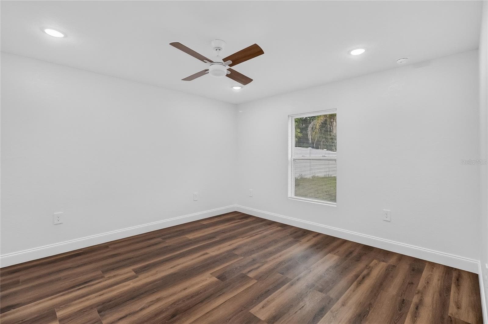 Single Family Residence at 1097 CAREFREE COVE DR, WINTER HAVEN, photo 20 of 50