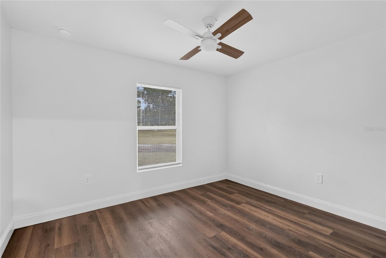 Single Family Residence at 1097 CAREFREE COVE DR, WINTER HAVEN, photo 32 of 50