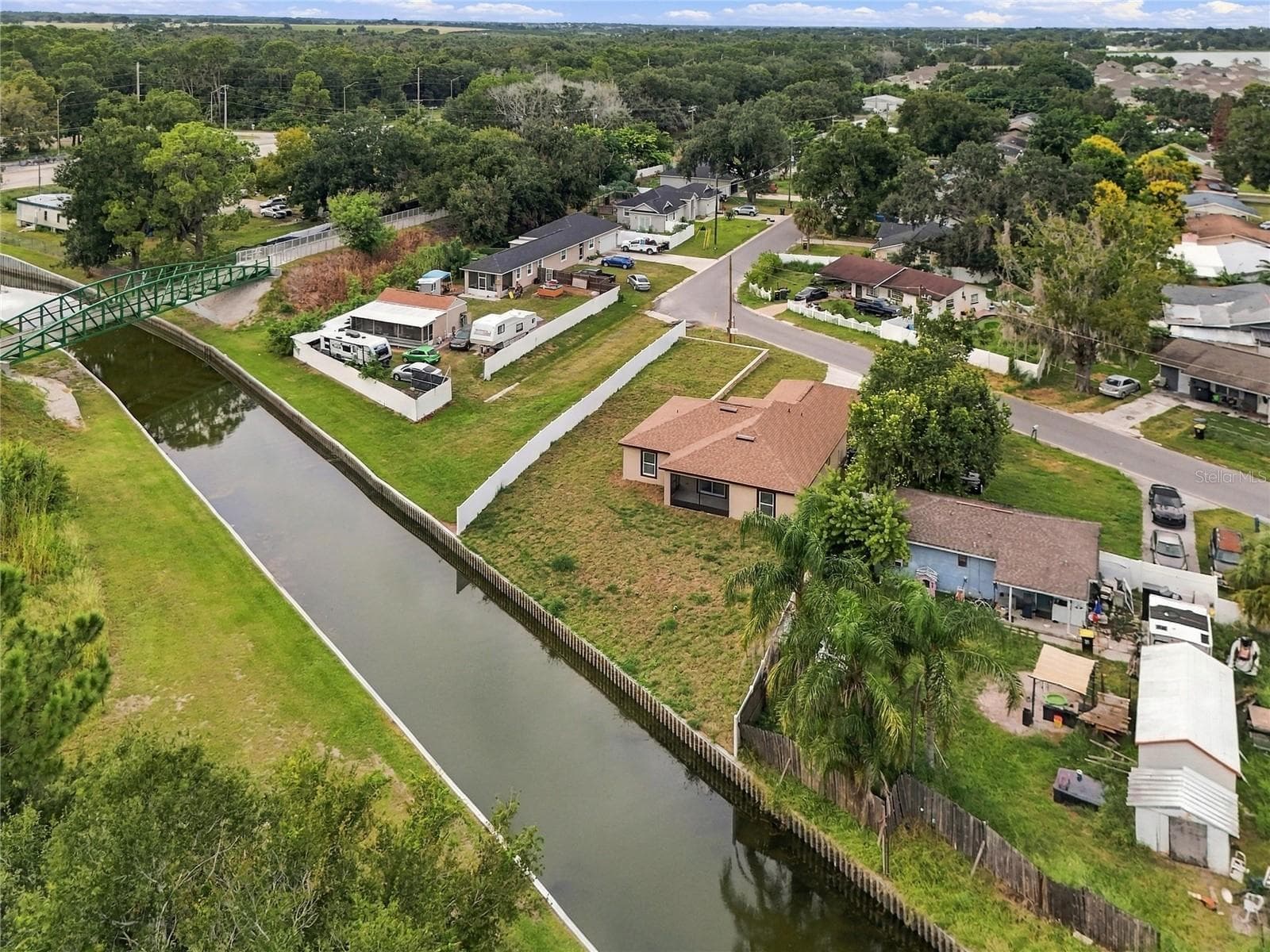 Single Family Residence at 1097 CAREFREE COVE DR, WINTER HAVEN, photo 44 of 50