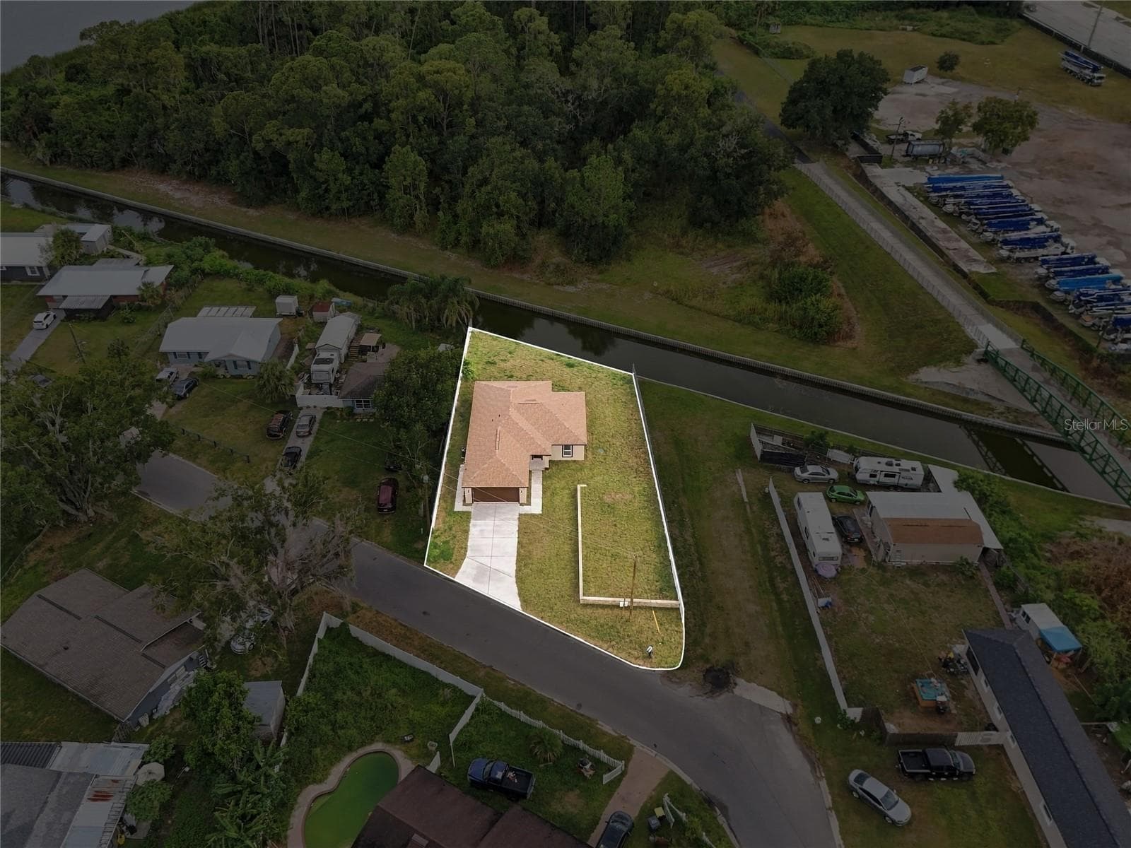 Single Family Residence at 1097 CAREFREE COVE DR, WINTER HAVEN, photo 48 of 50