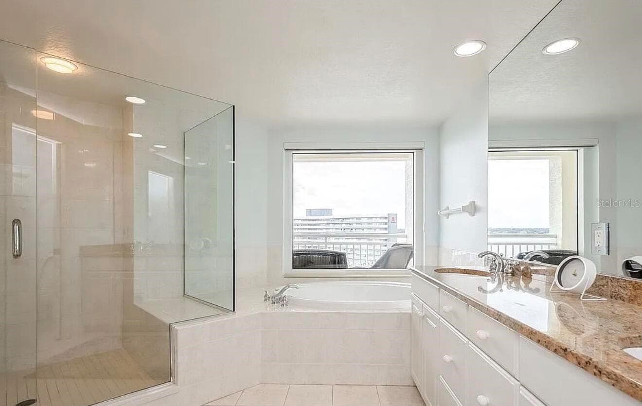 Condominium at 1180 GULF BLVD #806, CLEARWATER, photo 20 of 31