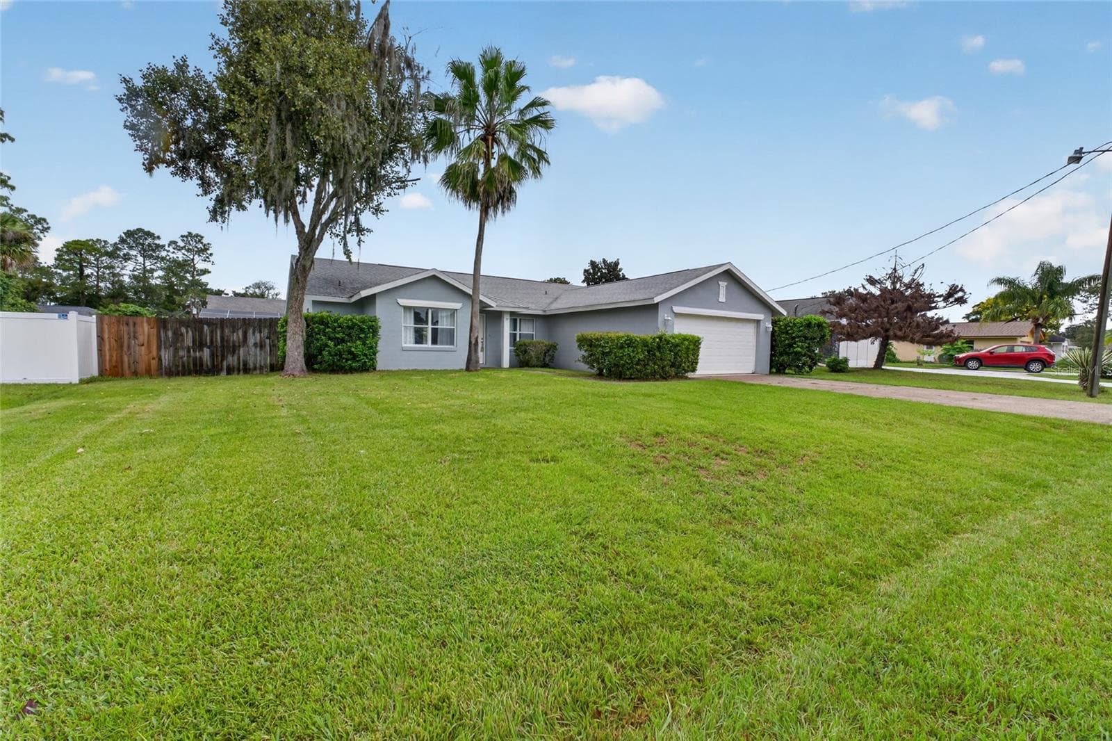 Front Lawn - 39 FISCHER LN, PALM COAST