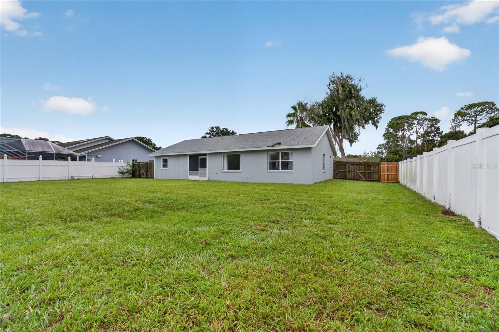 Back Yard with plenty of room for a pool - 39 FISCHER LN, PALM COAST