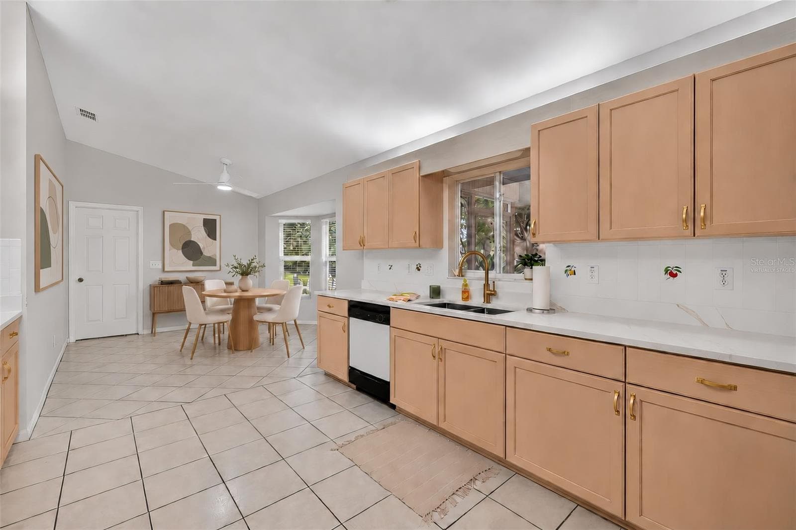 Virtually staged - 9050 SE 135TH LOOP, SUMMERFIELD