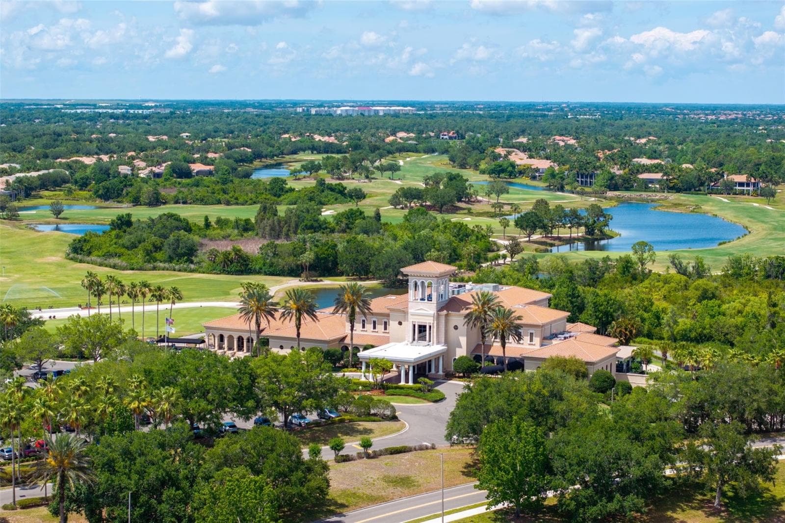 Explore the golf and social opportunities at nearby Lakewood Ranch Golf & Country Club. Separate membership required. - 8432 MIRAMAR WAY, LAKEWOOD RANCH
