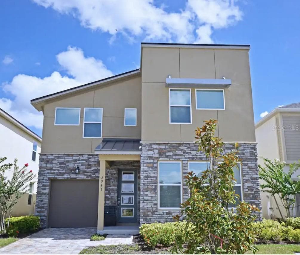 8947 AMELIA DOWNS TRL