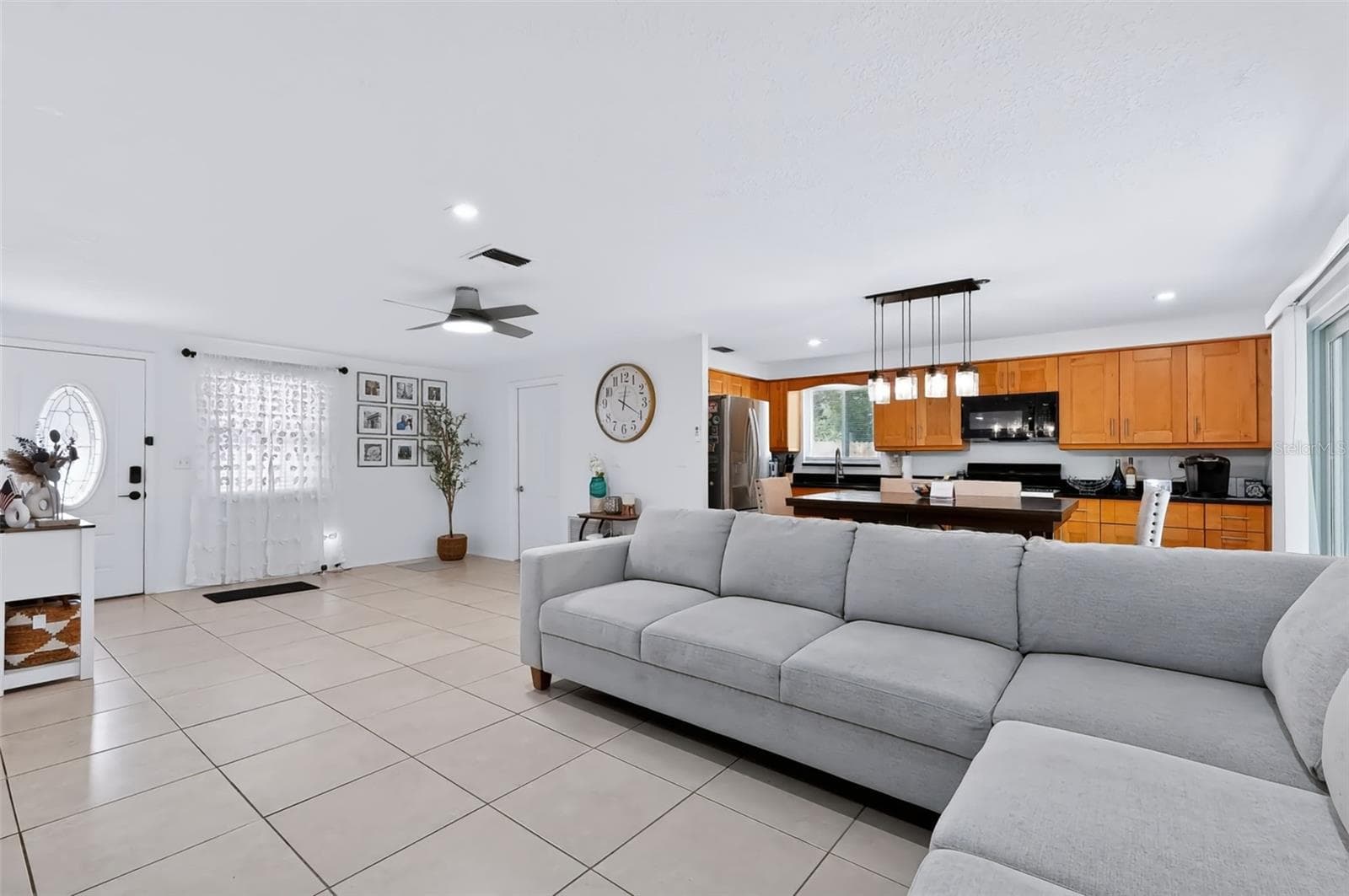 Single Family Residence at 2223 FULTON WAY, LARGO, photo 2 of 33