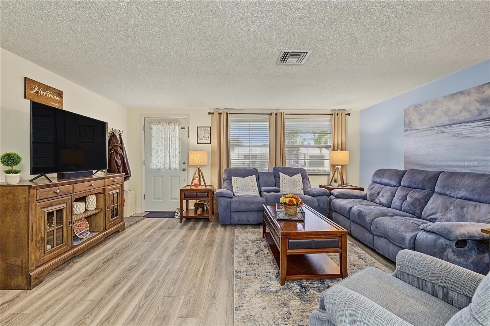 Single Family Residence at 7512 HOLLY LAKE LN, NEW PORT RICHEY, photo 3 of 36
