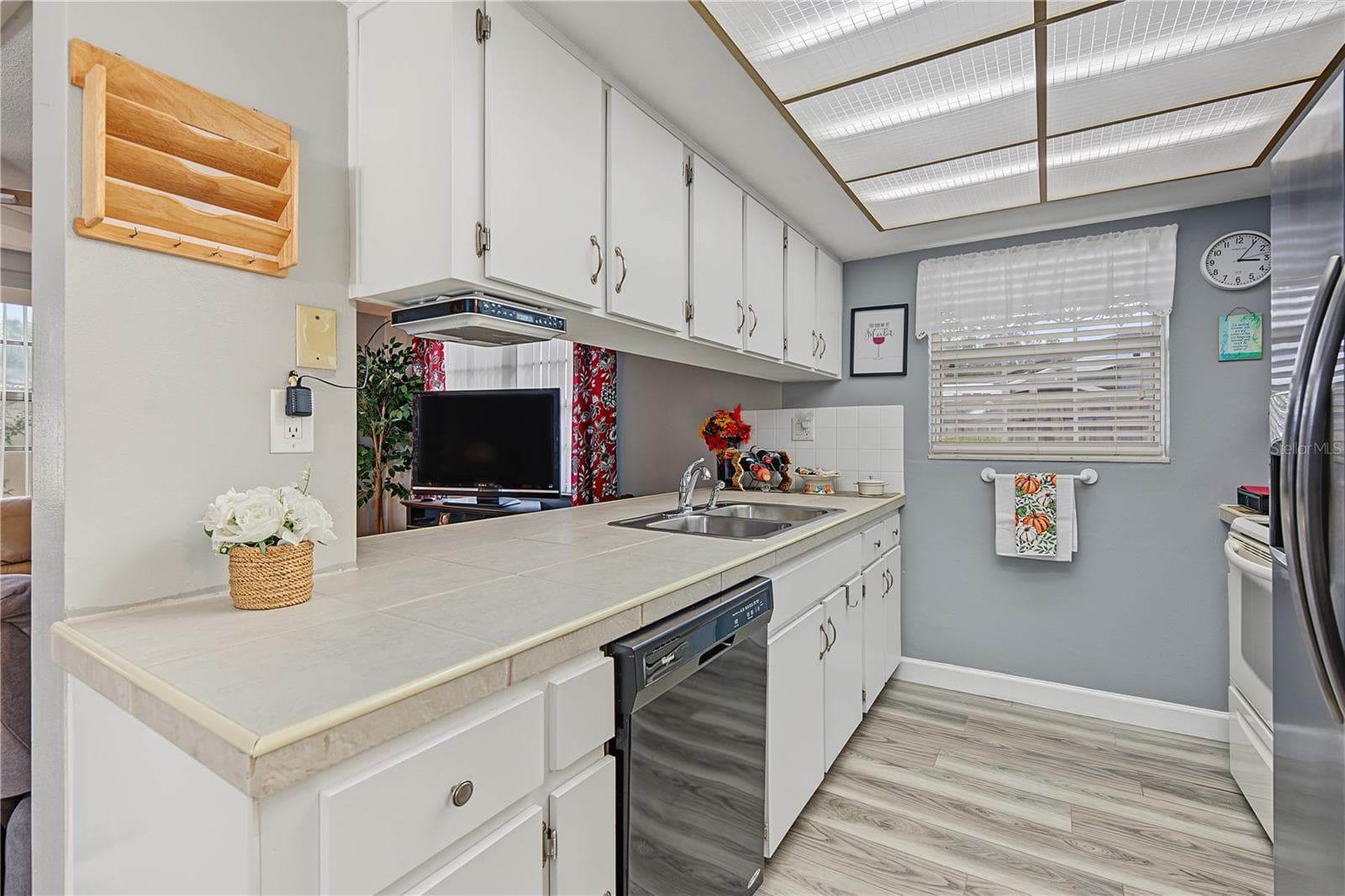Single Family Residence at 7512 HOLLY LAKE LN, NEW PORT RICHEY, photo 11 of 36