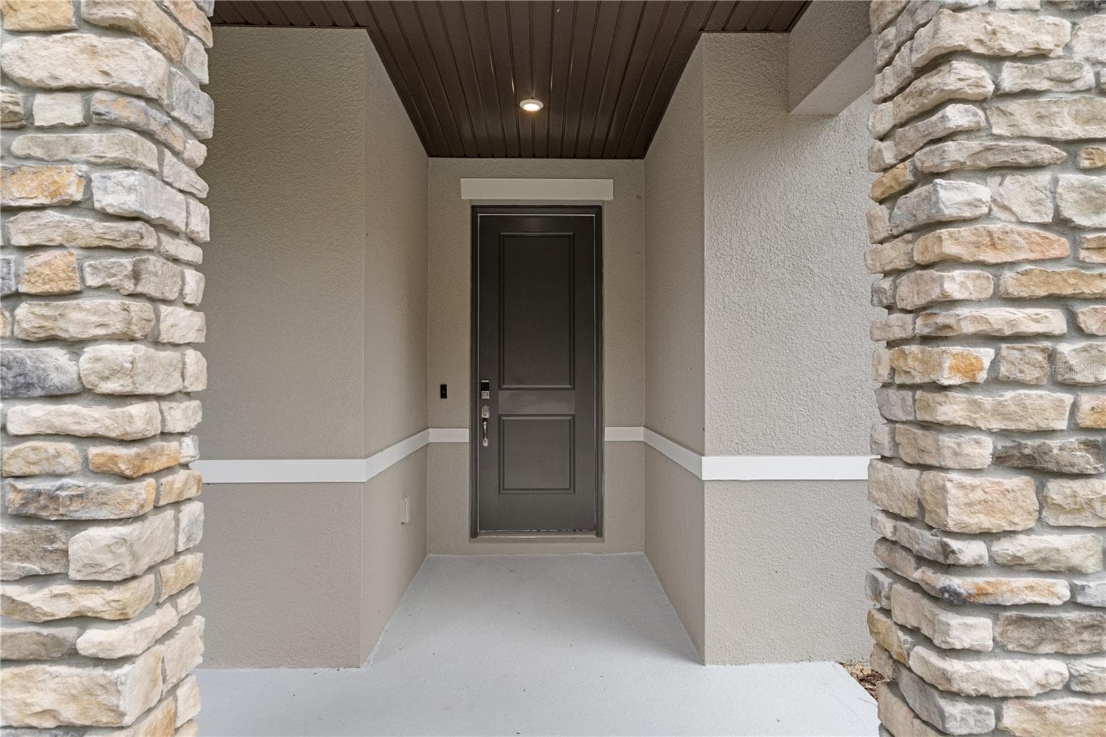 Single Family Residence at 3339 W VILLANOVA CT, BEVERLY HILLS, photo 16 of 149