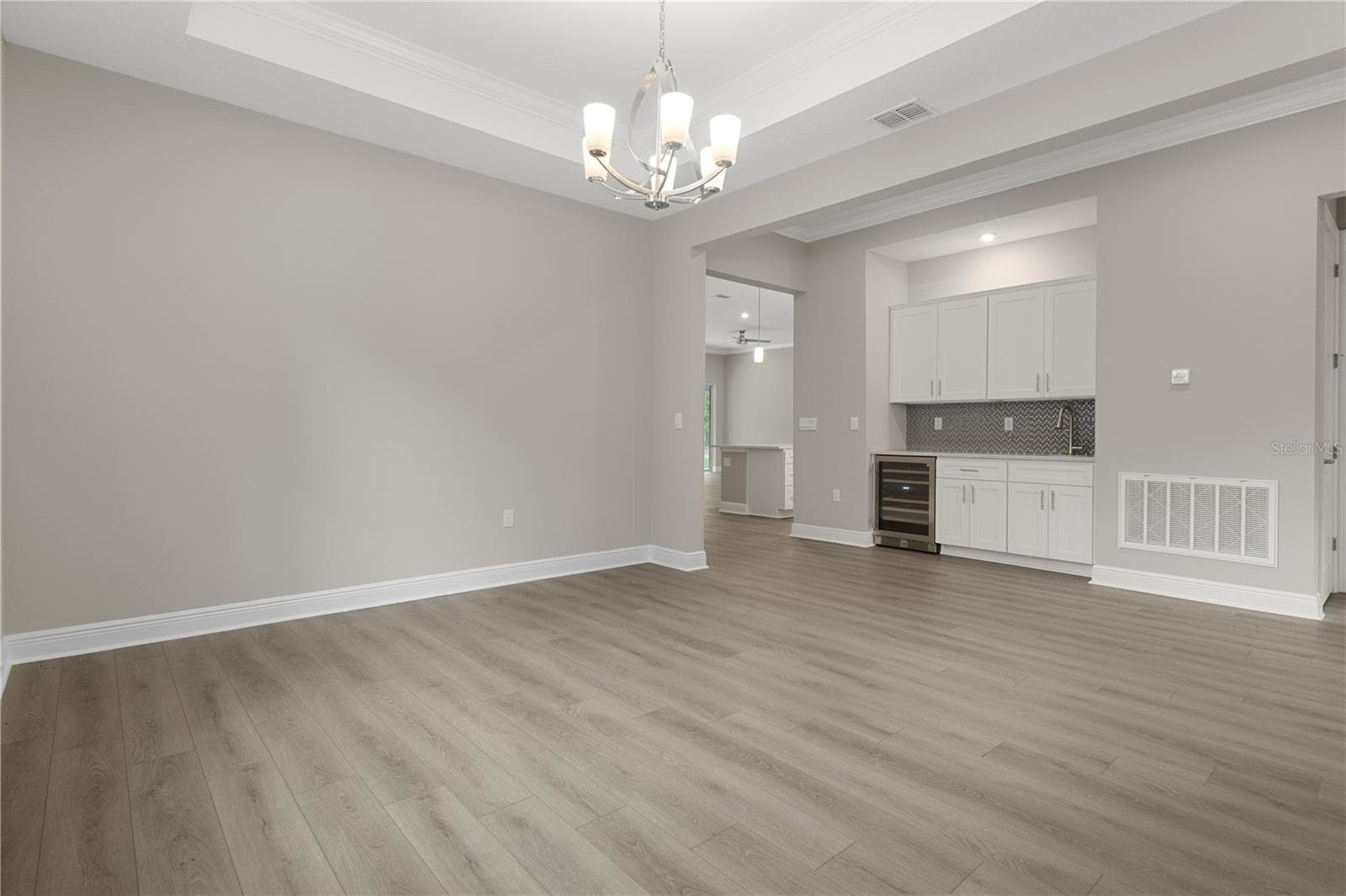 Single Family Residence at 3339 W VILLANOVA CT, BEVERLY HILLS, photo 26 of 149