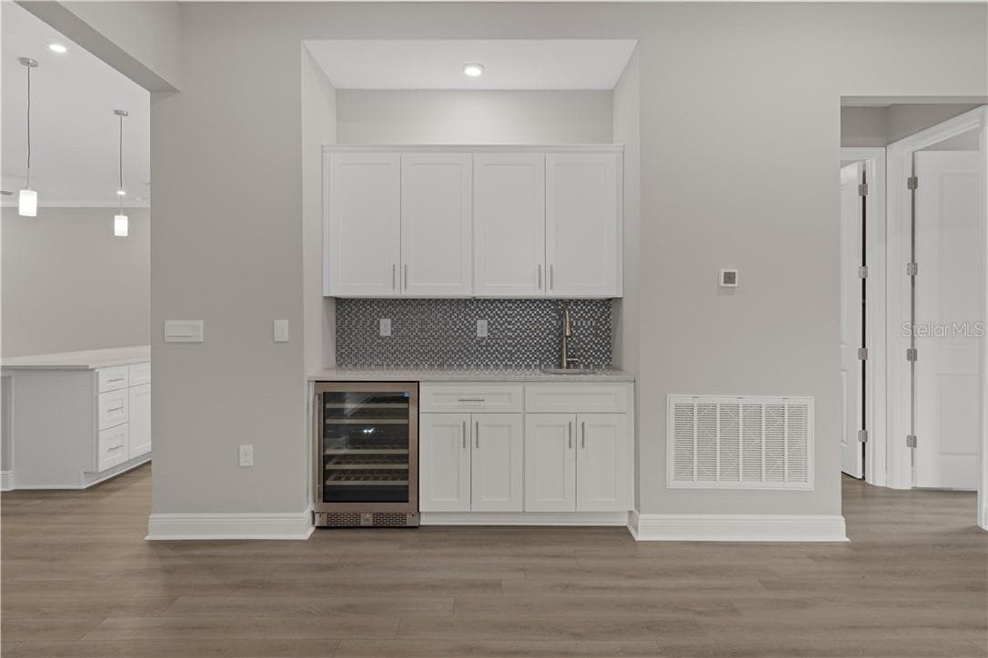 Single Family Residence at 3339 W VILLANOVA CT, BEVERLY HILLS, photo 27 of 149