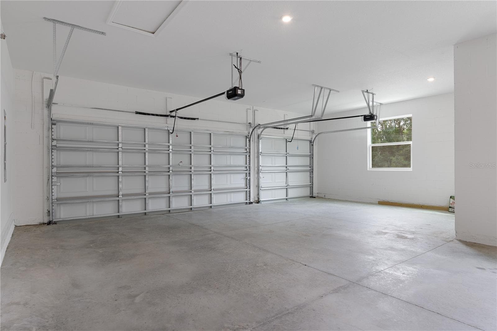Single Family Residence at 3339 W VILLANOVA CT, BEVERLY HILLS, photo 112 of 149