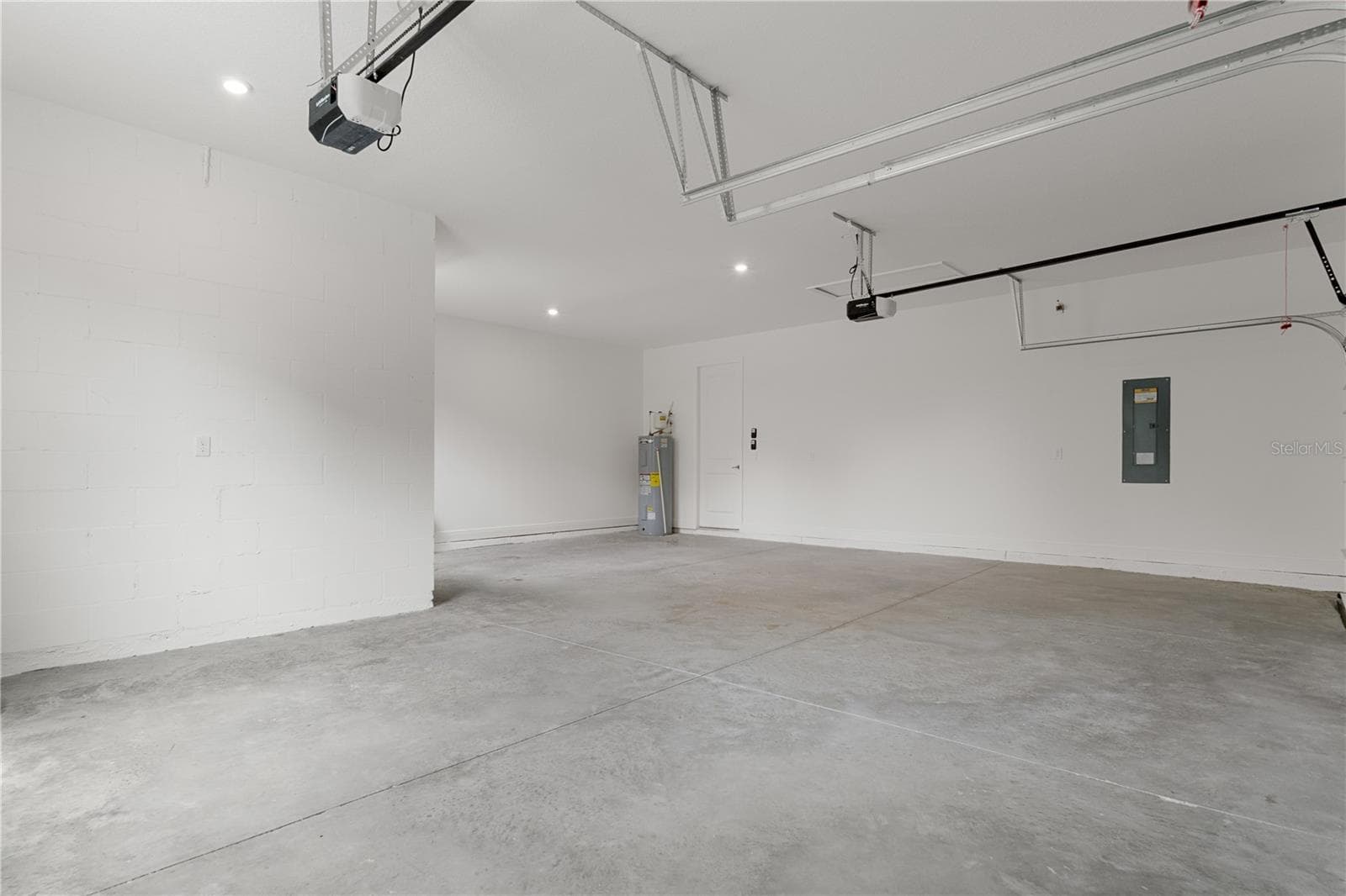 Single Family Residence at 3339 W VILLANOVA CT, BEVERLY HILLS, photo 114 of 149