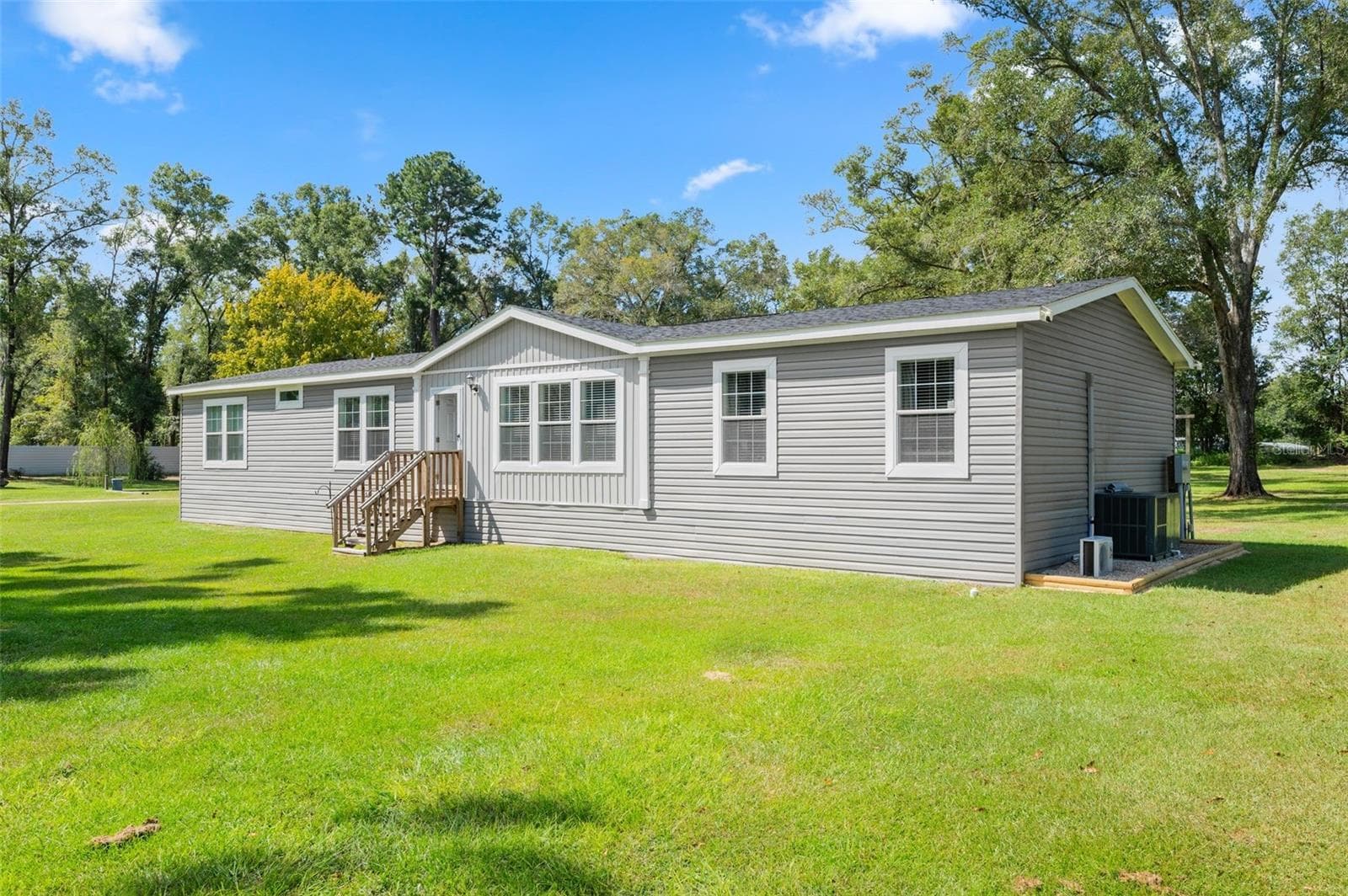 Manufactured Home at 232 SW TRUDY WAY, FORT WHITE, photo 3 of 73
