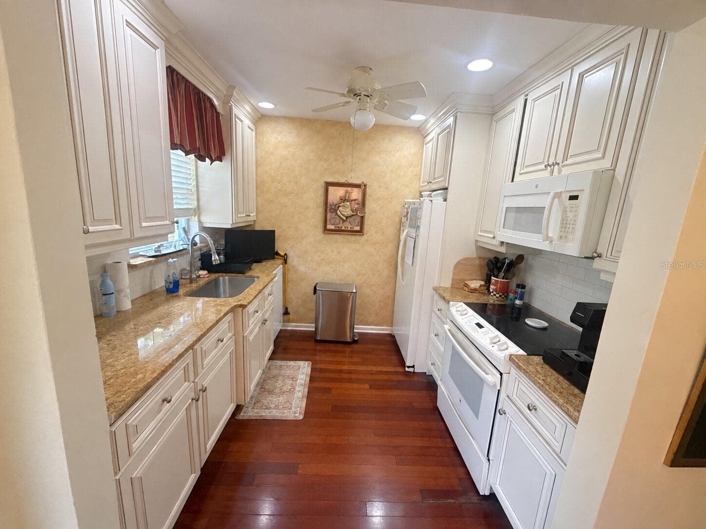 Single Family Residence at 1323 S SHADE AVE, SARASOTA, photo 3 of 19