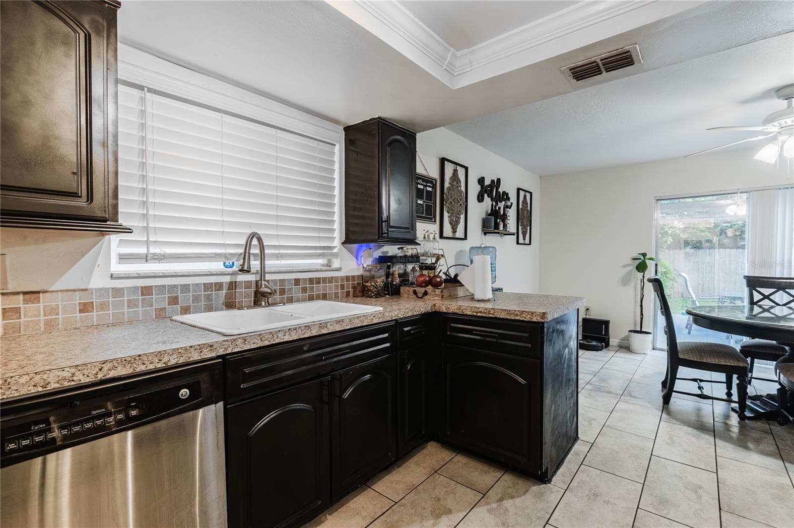 Single Family Residence at 1006 BUTTERCUP DR, LAKELAND, photo 14 of 40