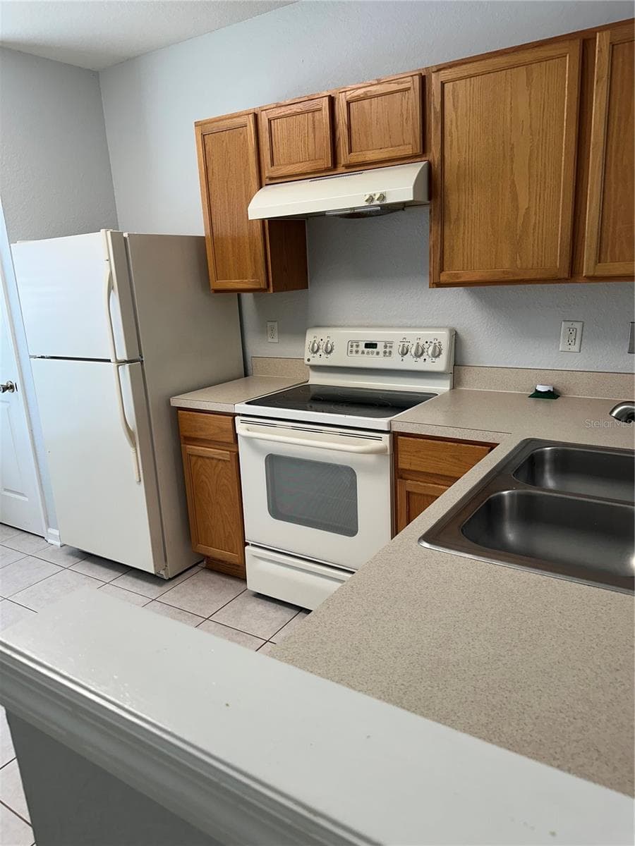 Townhouse at 766 SHROPSHIRE LOOP, SANFORD, photo 6 of 26