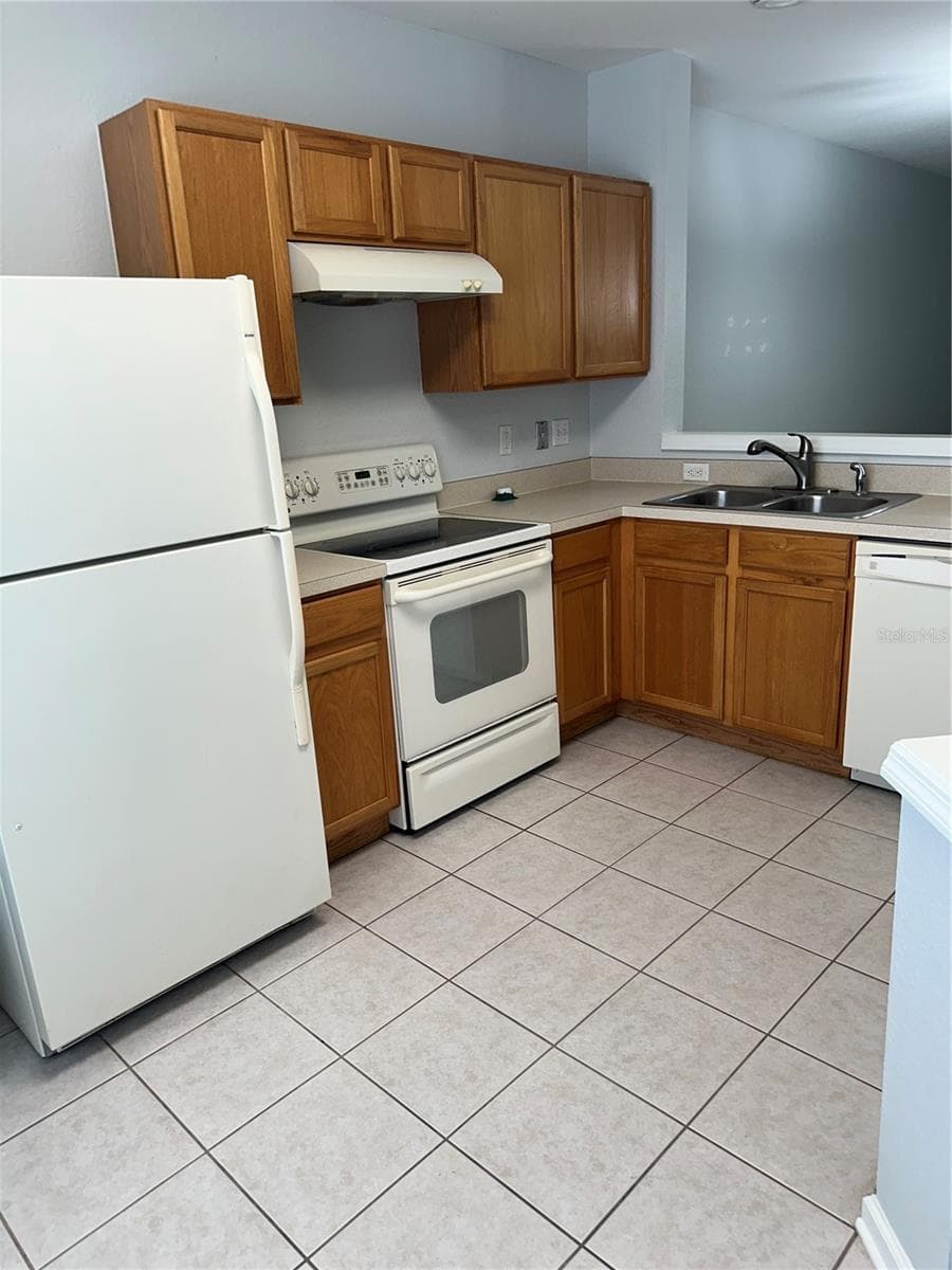 Townhouse at 766 SHROPSHIRE LOOP, SANFORD, photo 7 of 26