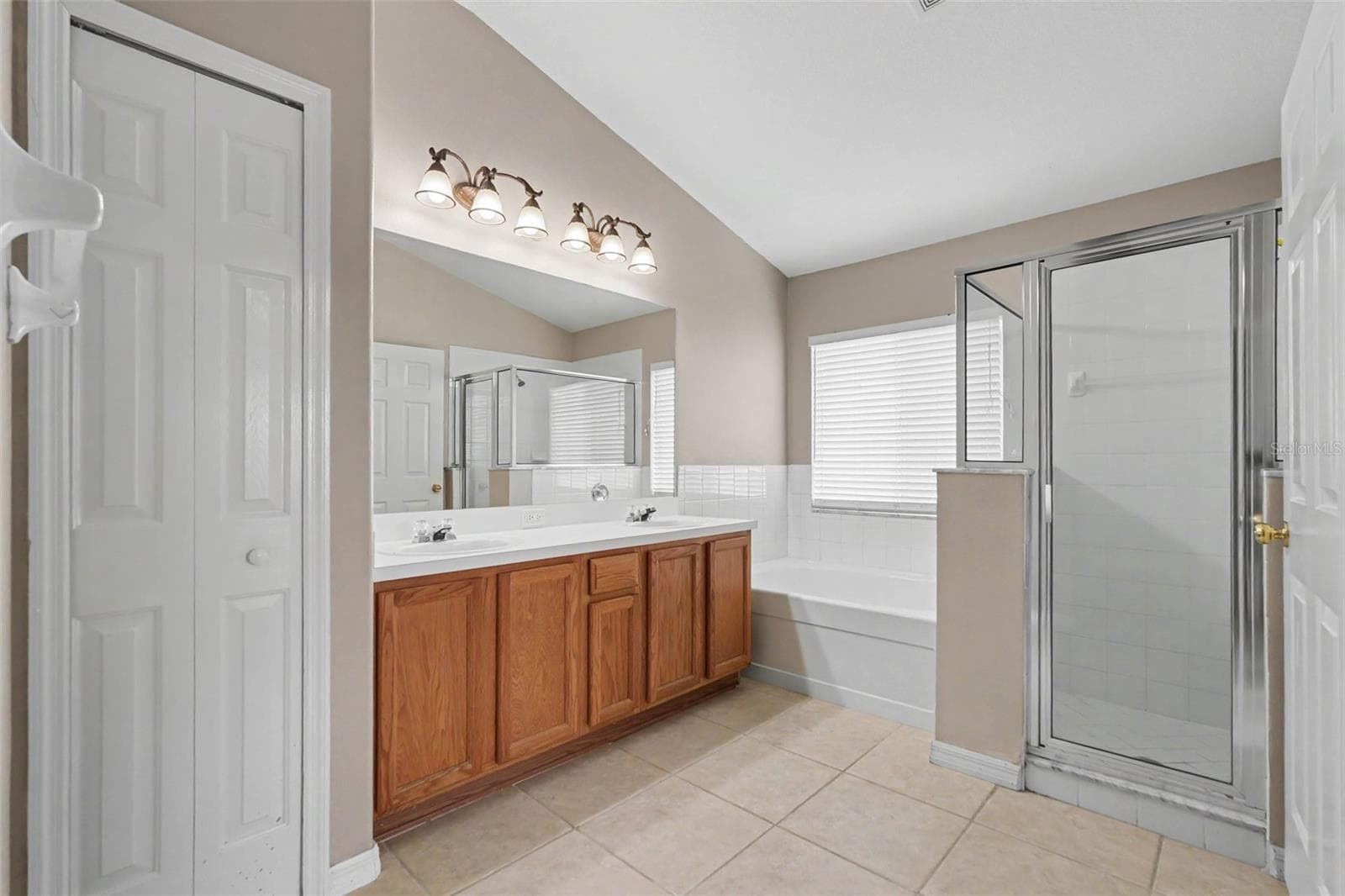 Single Family Residence at 27722 SUGAR LOAF DR, WESLEY CHAPEL, photo 14 of 18