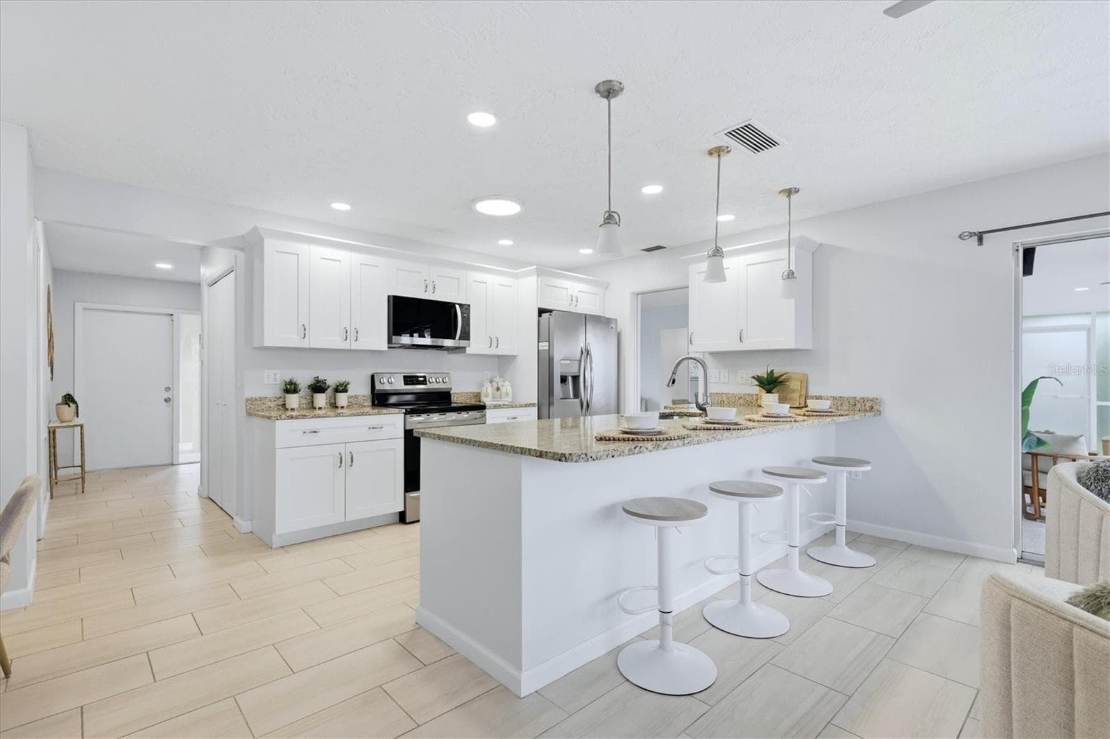 Kitchen - 1010 MALIBU CT, VENICE