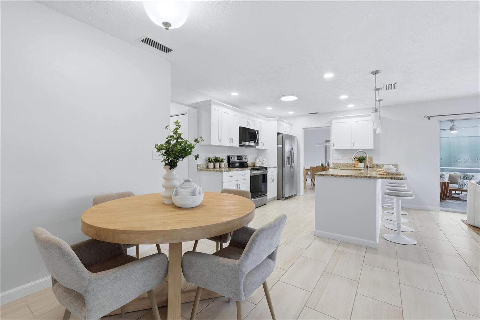 Breakfast Area - 1010 MALIBU CT, VENICE