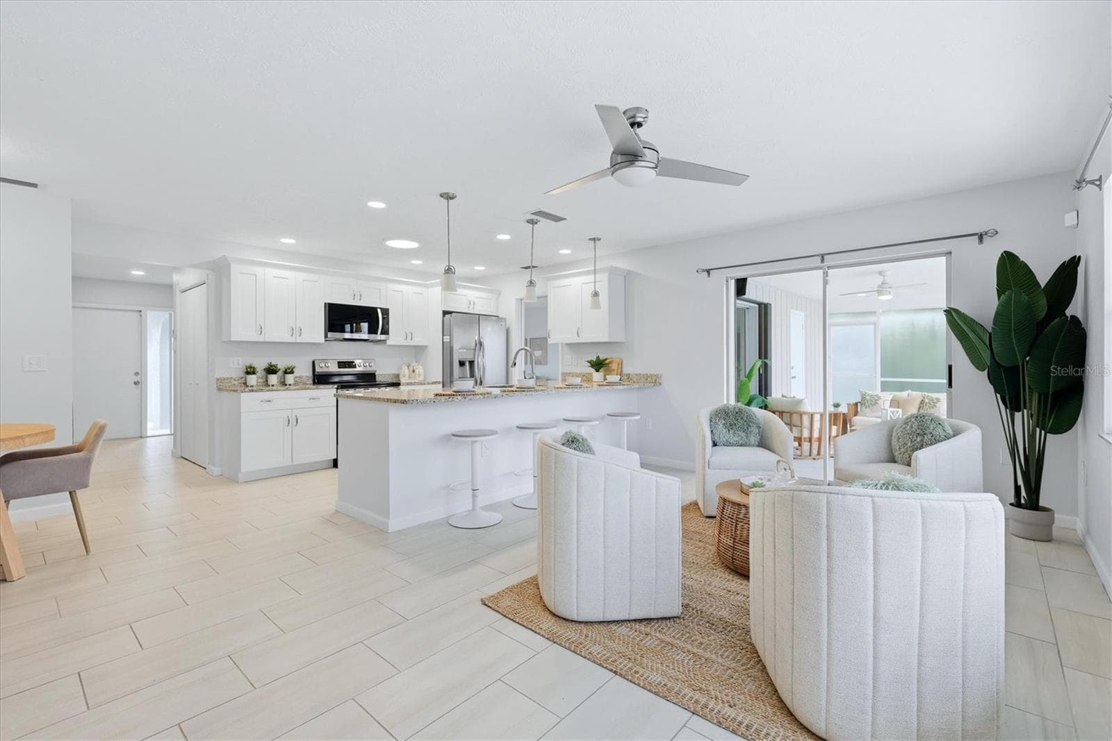 Family Room - 1010 MALIBU CT, VENICE