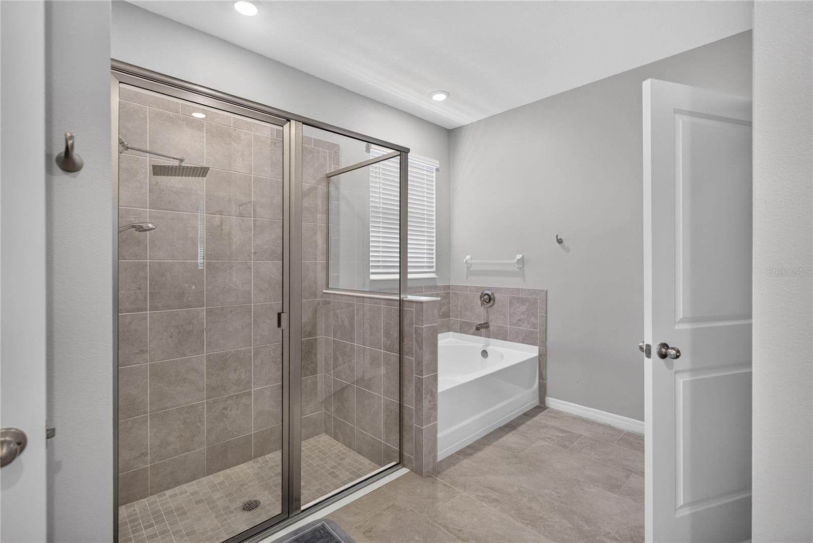 Single Family Residence at 12704 LATERAL ROOT DR, SARASOTA, photo 13 of 38