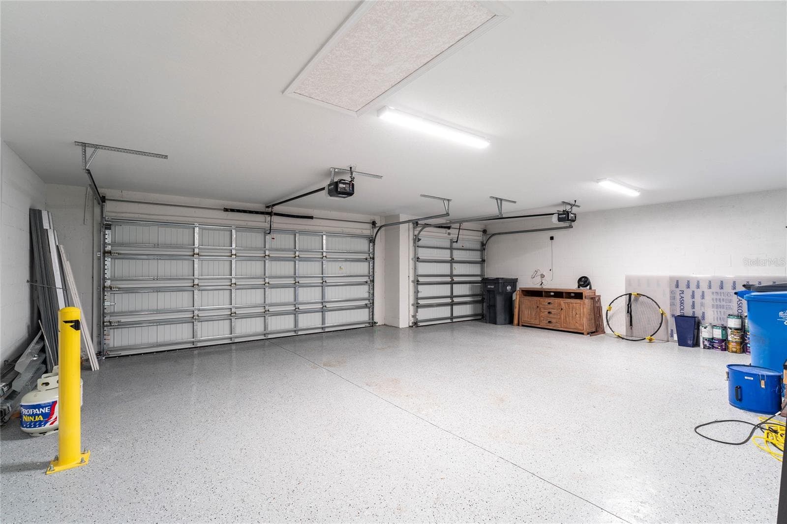 4 Car Garage - 6107 NIKKI LANE LN, ODESSA