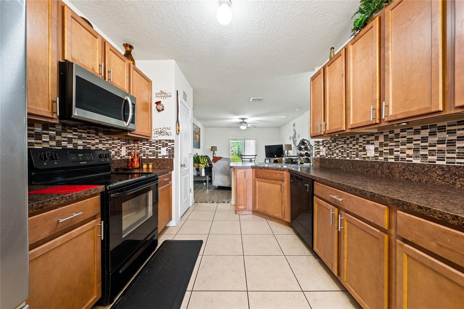 Single Family Residence at 3021 SANGRIA ST, KISSIMMEE, photo 12 of 33
