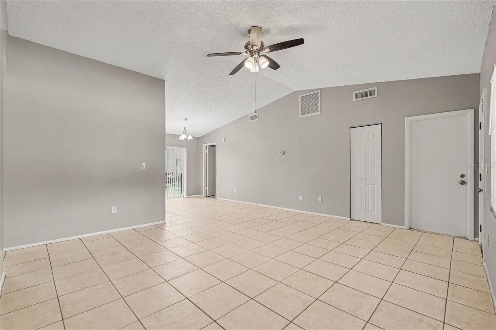 Single Family Residence at 13904 FULLERTON DR, TAMPA, photo 6 of 21