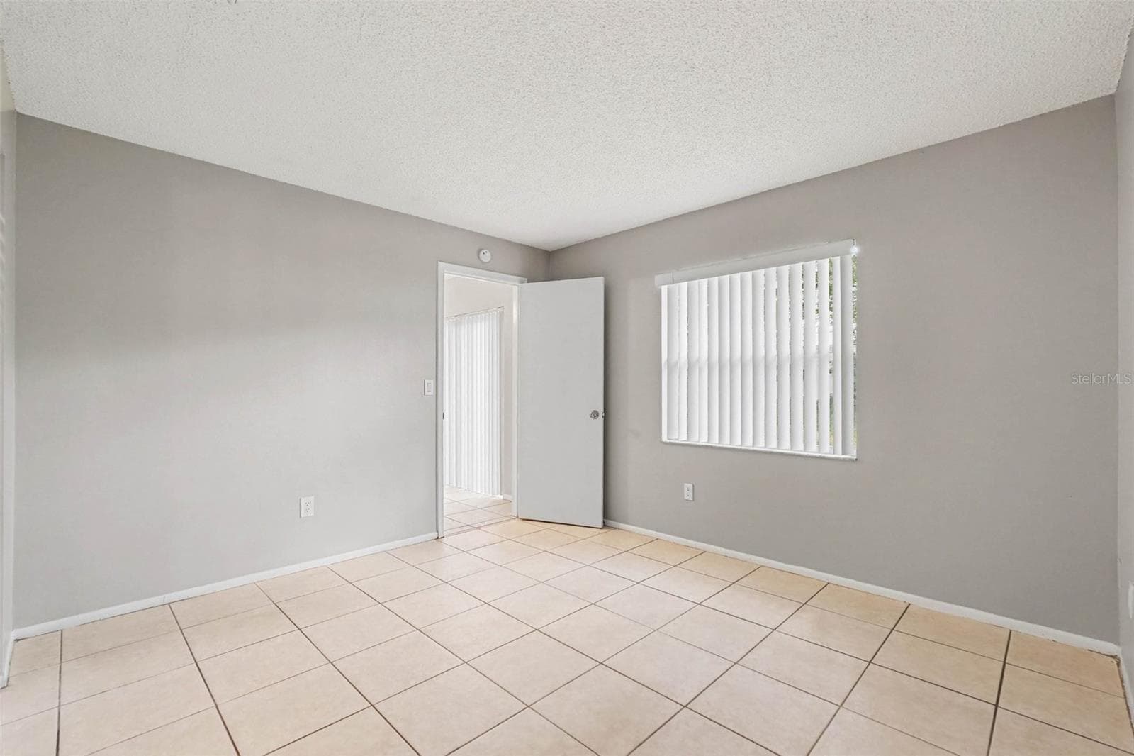 Single Family Residence at 13904 FULLERTON DR, TAMPA, photo 10 of 21