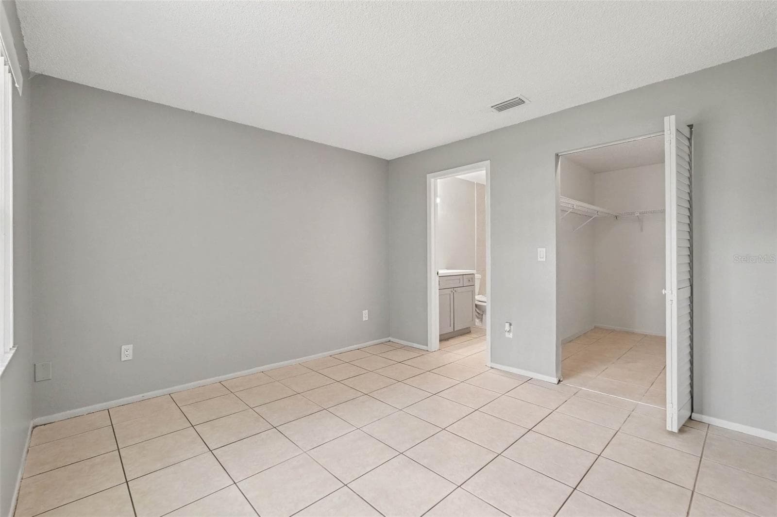 Single Family Residence at 13904 FULLERTON DR, TAMPA, photo 11 of 21